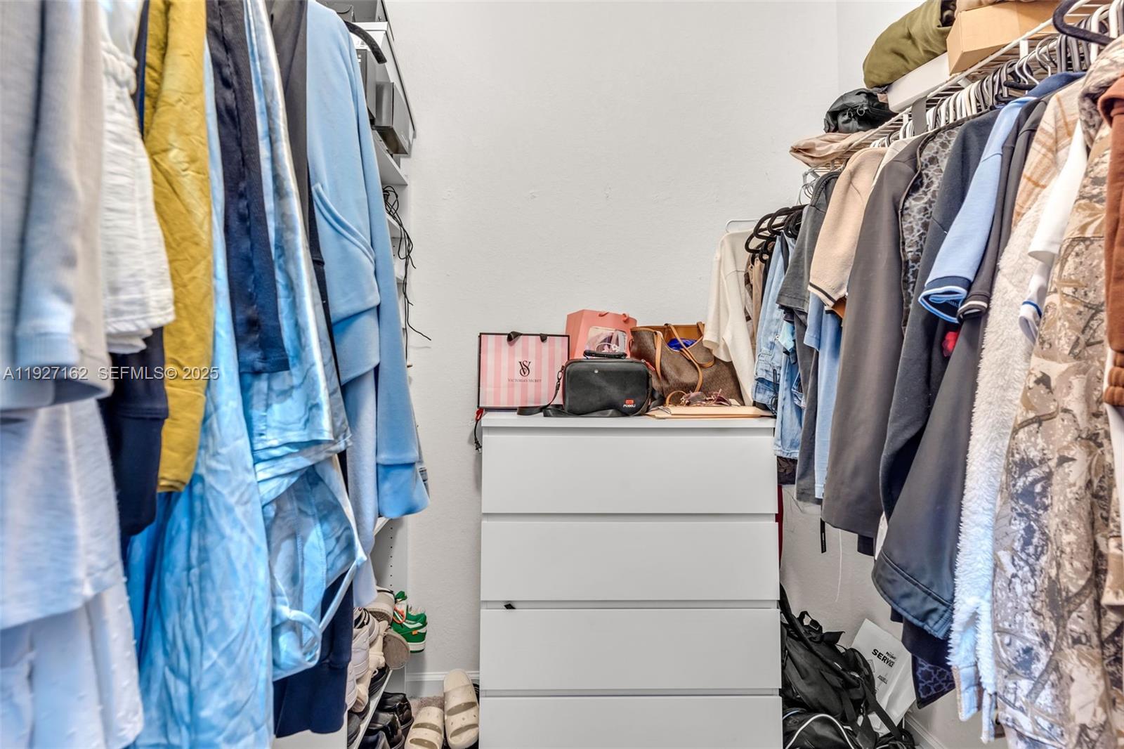 HEMINGWAY POINT - Residential