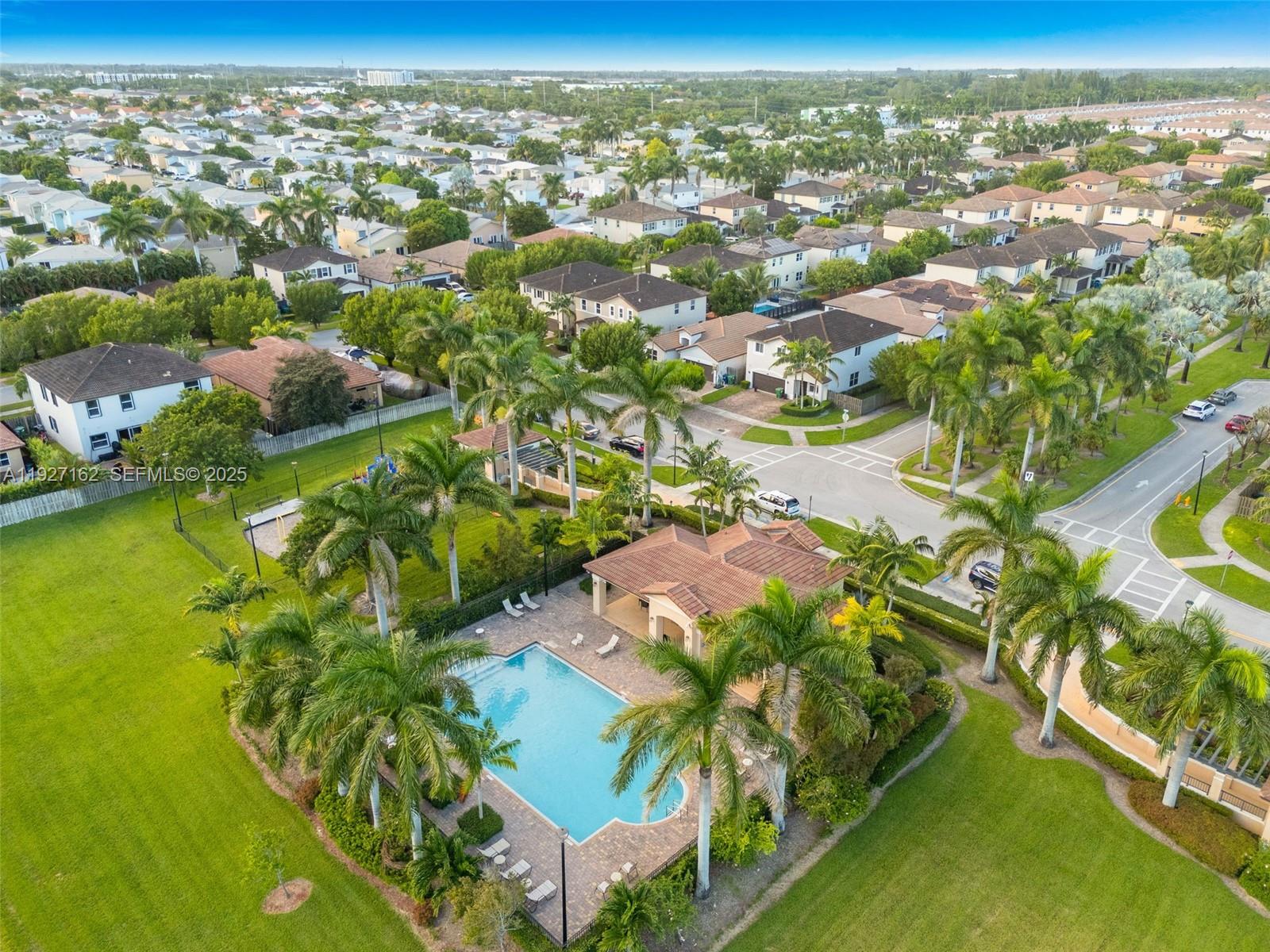 HEMINGWAY POINT - Residential