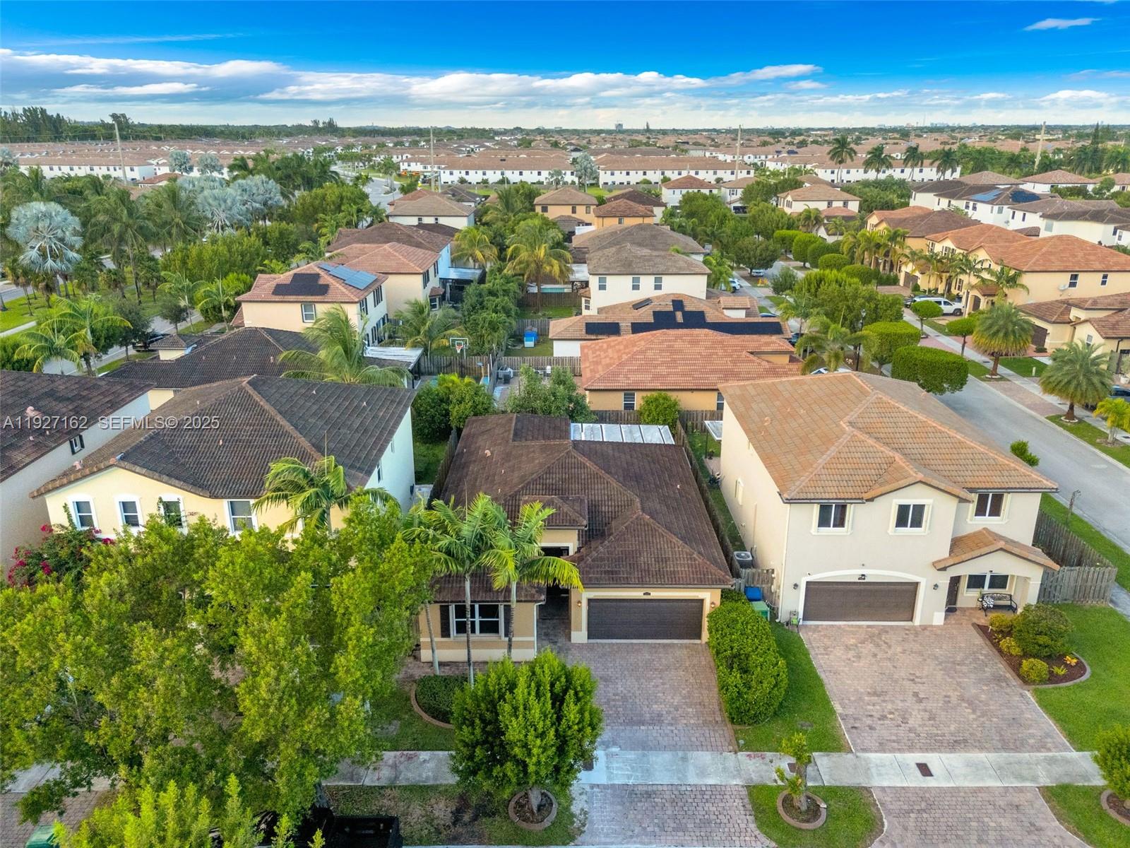 HEMINGWAY POINT - Residential