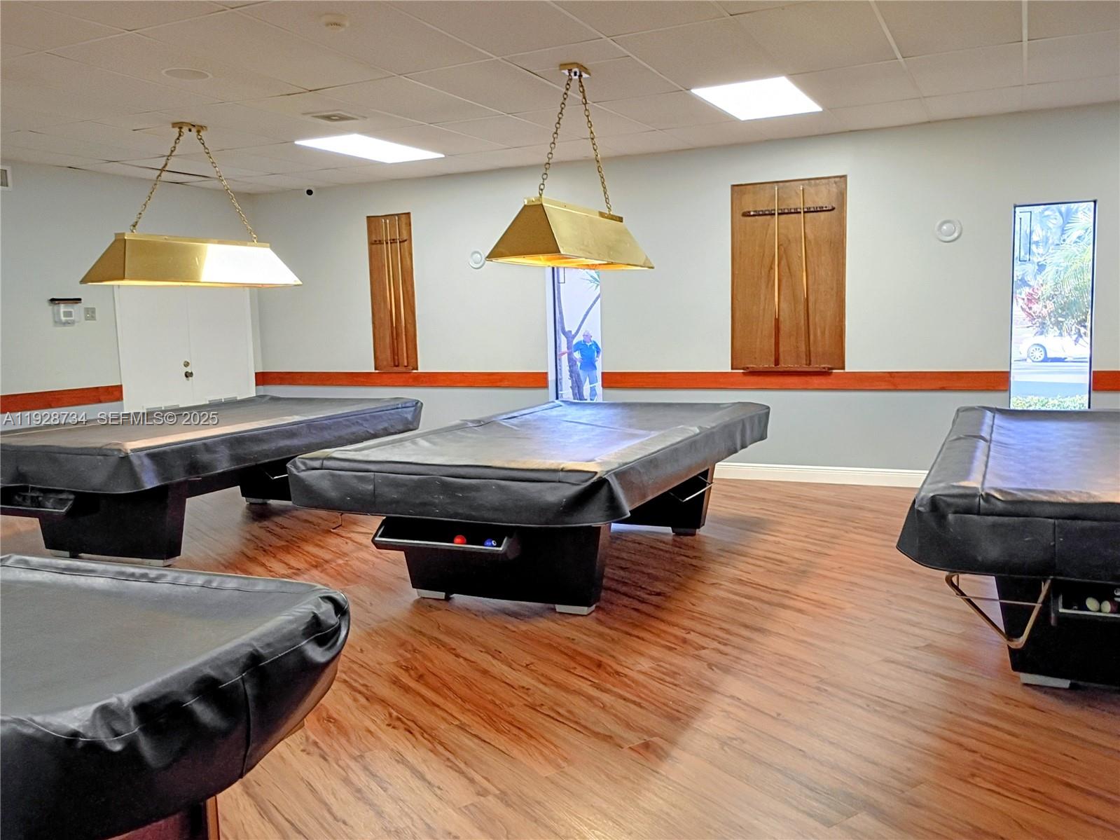 BERKLEY HOUSE WEST - Residential