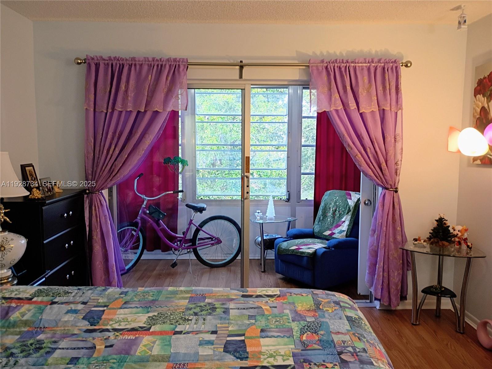 BERKLEY HOUSE WEST - Residential