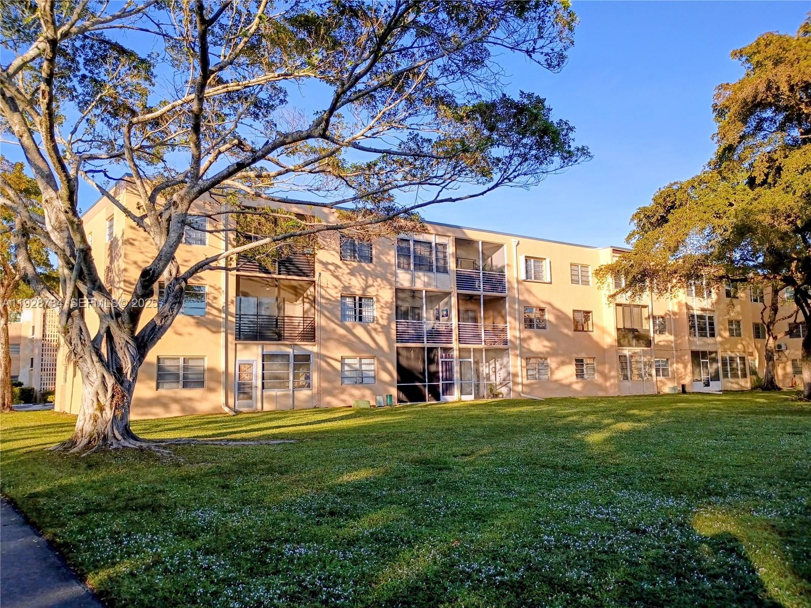 BERKLEY HOUSE WEST - Residential