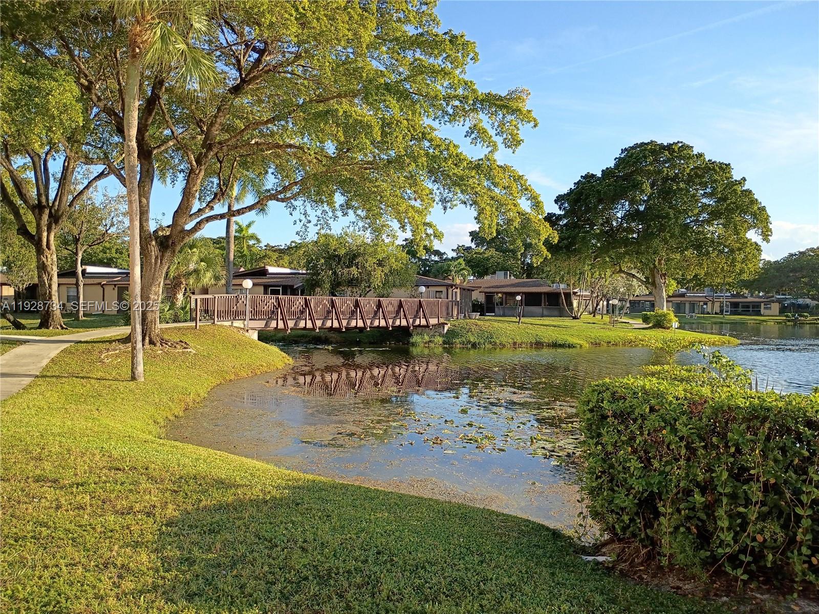 BERKLEY HOUSE WEST - Residential