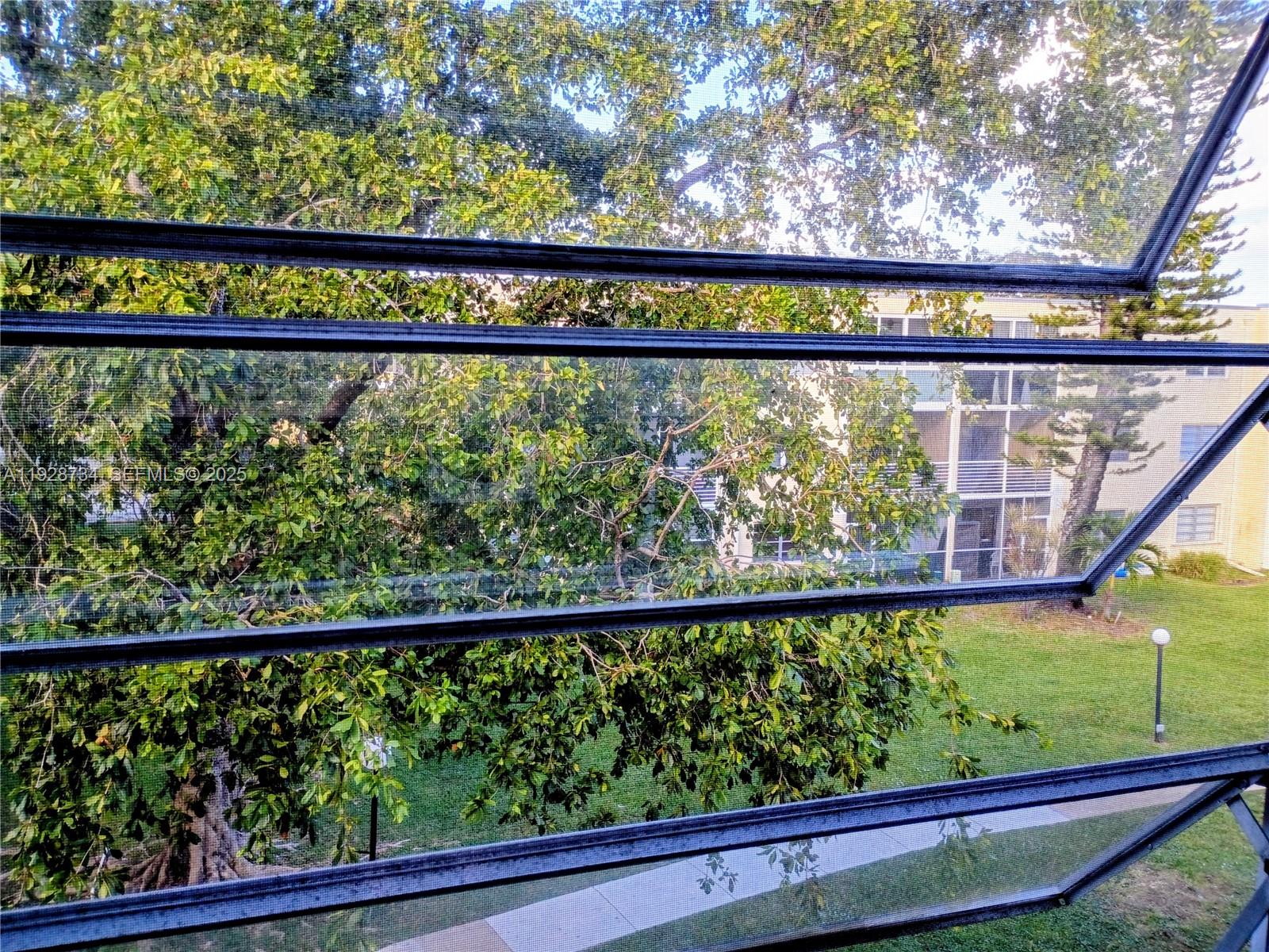 BERKLEY HOUSE WEST - Residential