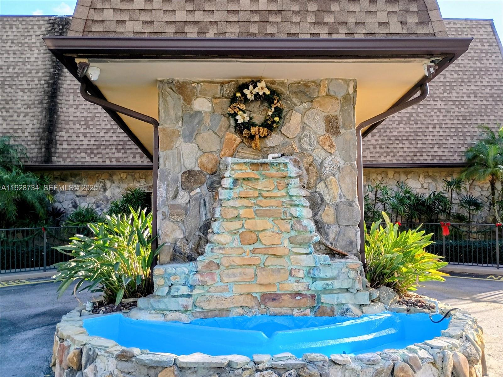 BERKLEY HOUSE WEST - Residential