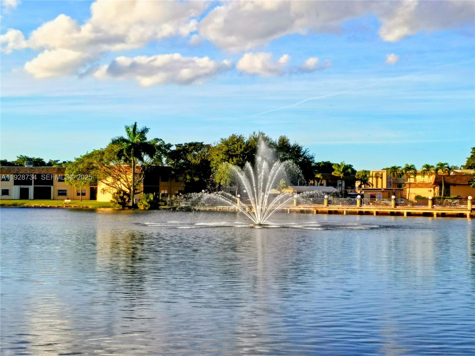 BERKLEY HOUSE WEST - Residential