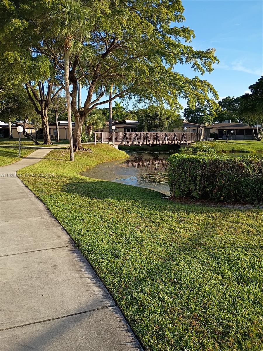 BERKLEY HOUSE WEST - Residential