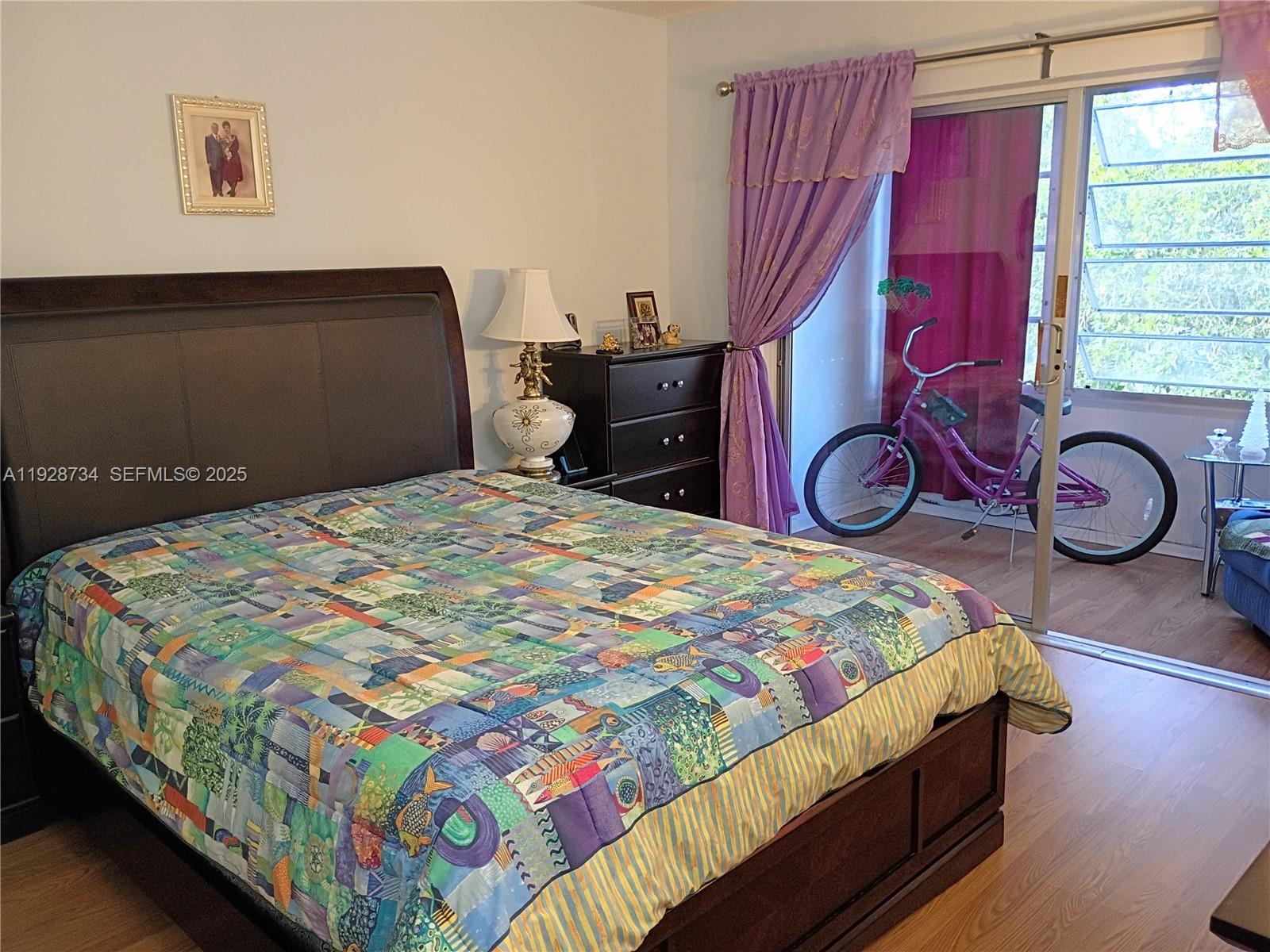 BERKLEY HOUSE WEST - Residential