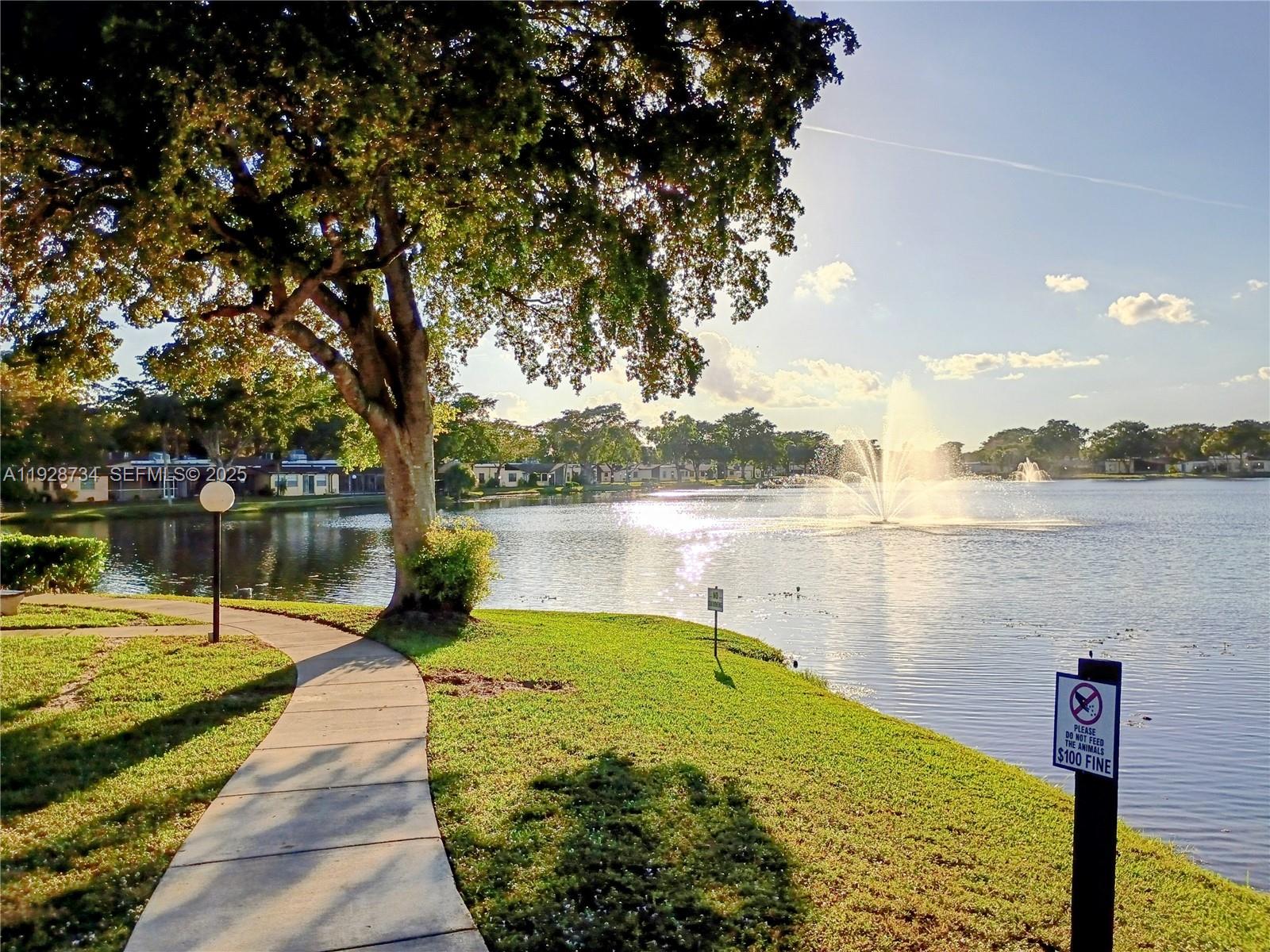 BERKLEY HOUSE WEST - Residential