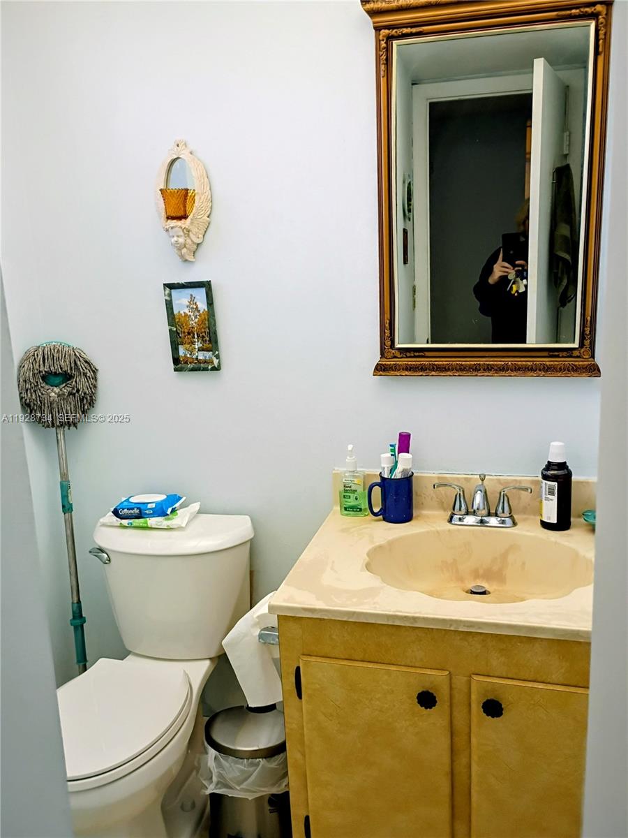 BERKLEY HOUSE WEST - Residential