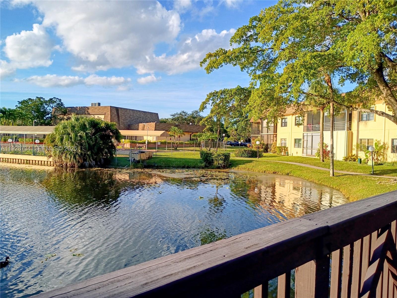 BERKLEY HOUSE WEST - Residential