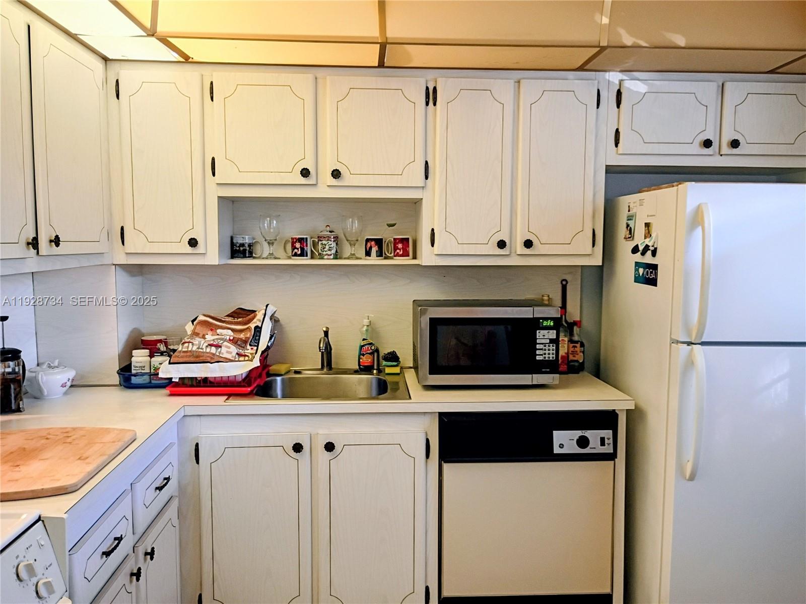 BERKLEY HOUSE WEST - Residential