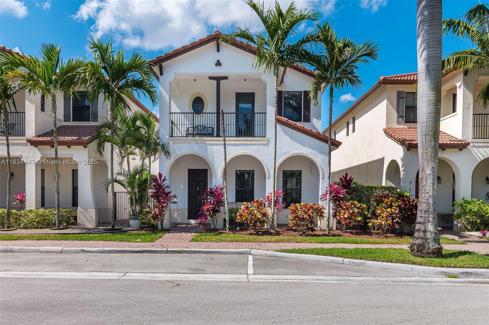 SPACIOUS 4 BEDROOMS/2.5 BATH HOME IN COOPER CITY, GATED COMMUNITY FEATURING NICE UPGRADED KITCHEN WITH STAINLESS STEEL APPLIANCES, TILE FLOORING, 2 CAR GARAGE AND A SIDE TERRACE. THE GATED COMMUNITY OFFERS RESORT STYLE AMENITIES INCLUDING BASKETBALL & TENNIS COURTS, CLUBHOUSE, A+ RATED SCHOOLS, MINUTES FROM ALL MAJOR HIGHWAYS AND WITHIN 15 MINS TO THE FLL AIRPORT.