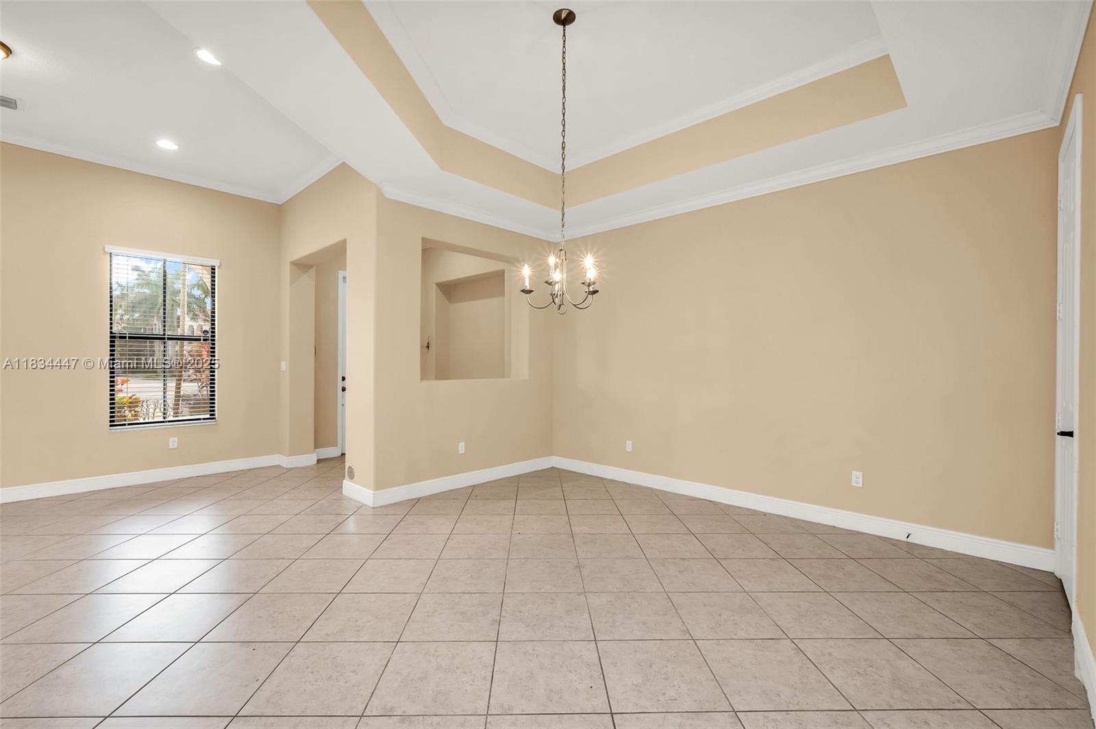 8298 NW 39th Ct