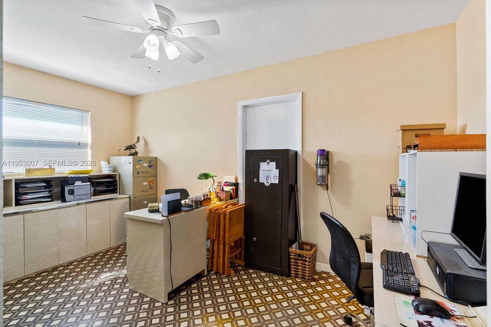 PALM SPRINGS SUB SEC A 4T - Residential