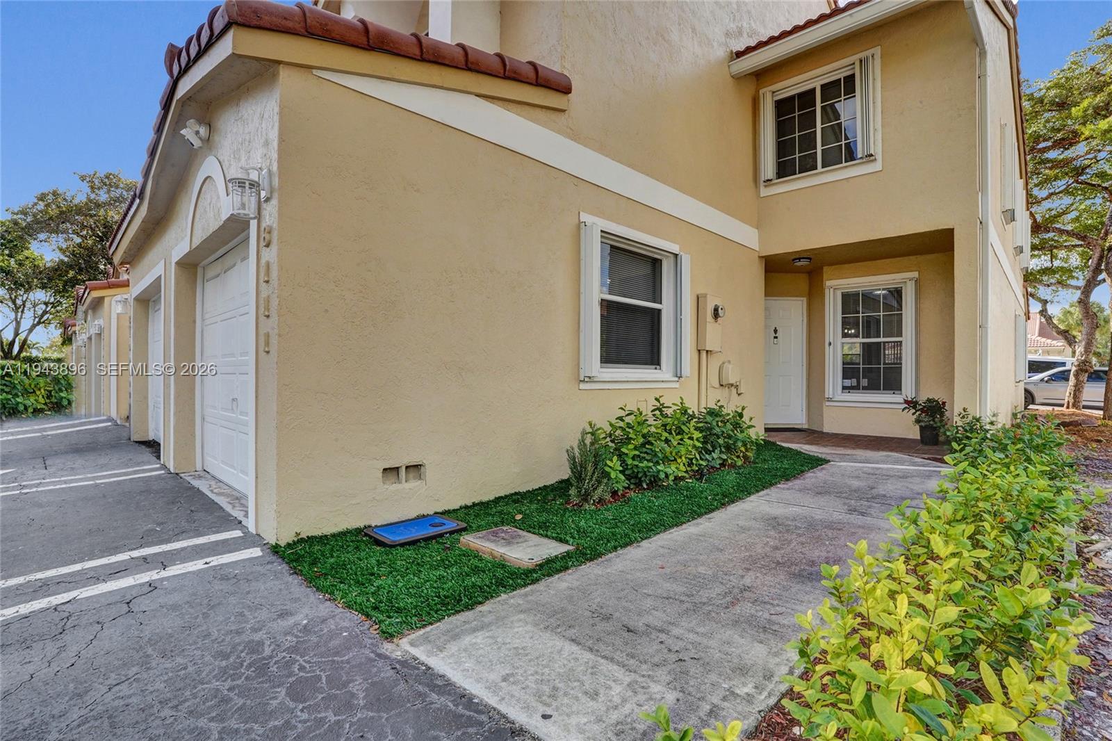 NORTH LAUDERDALE VILLAGE - Residential