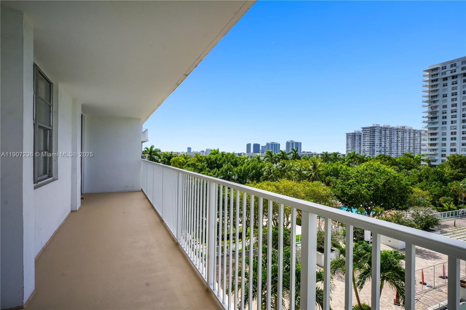 ADMIRALS PORT CONDO WEST - Residential
