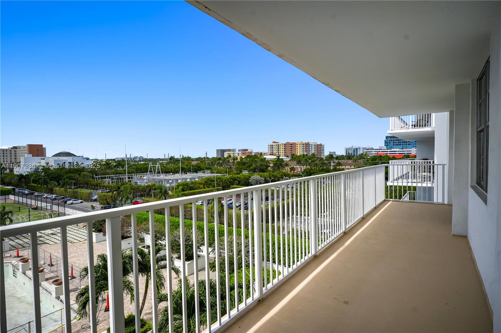 ADMIRALS PORT CONDO WEST - Residential