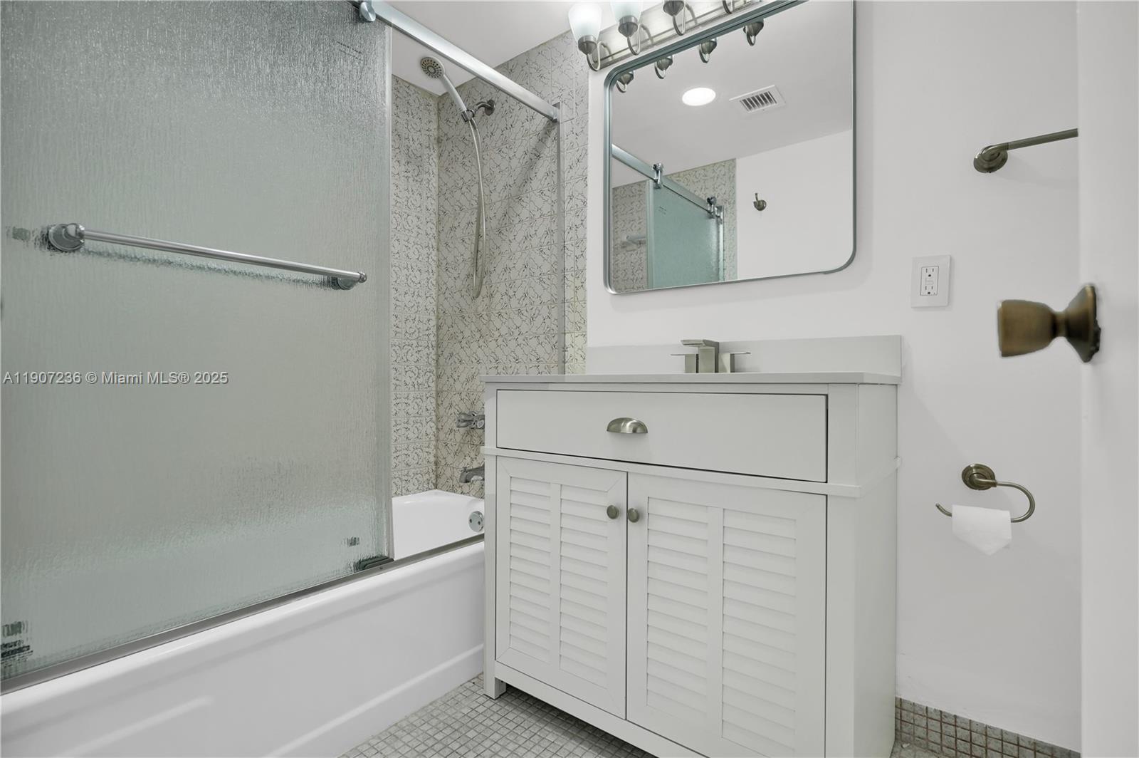 ADMIRALS PORT CONDO WEST - Residential