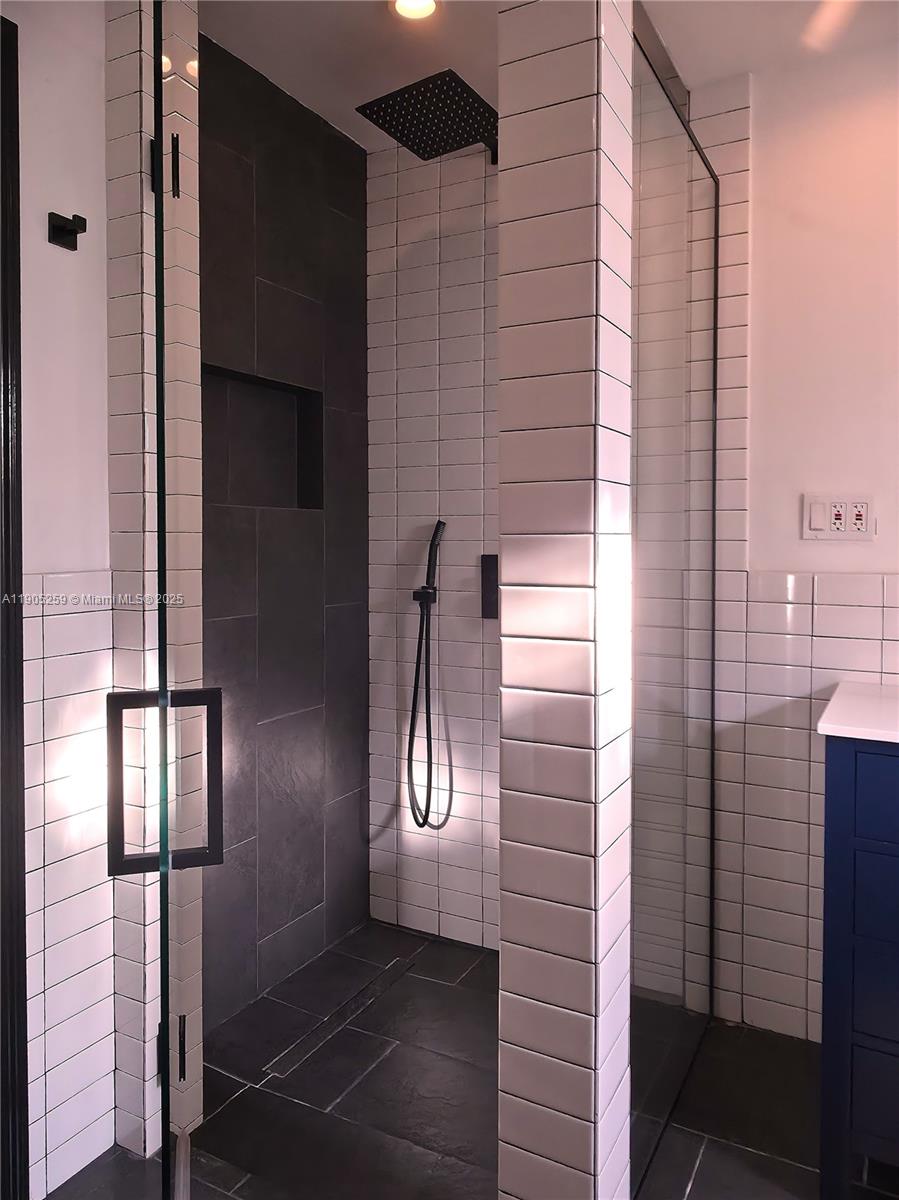 Isle of Normandy Miami VI - Residential