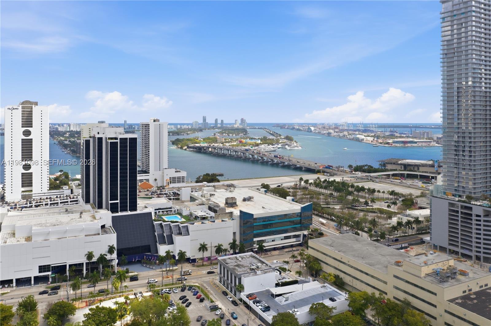 CANVAS CONDO - Residential