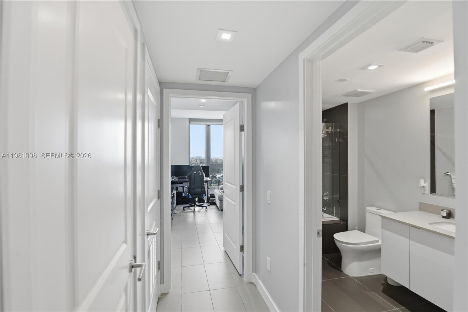 CANVAS CONDO - Residential