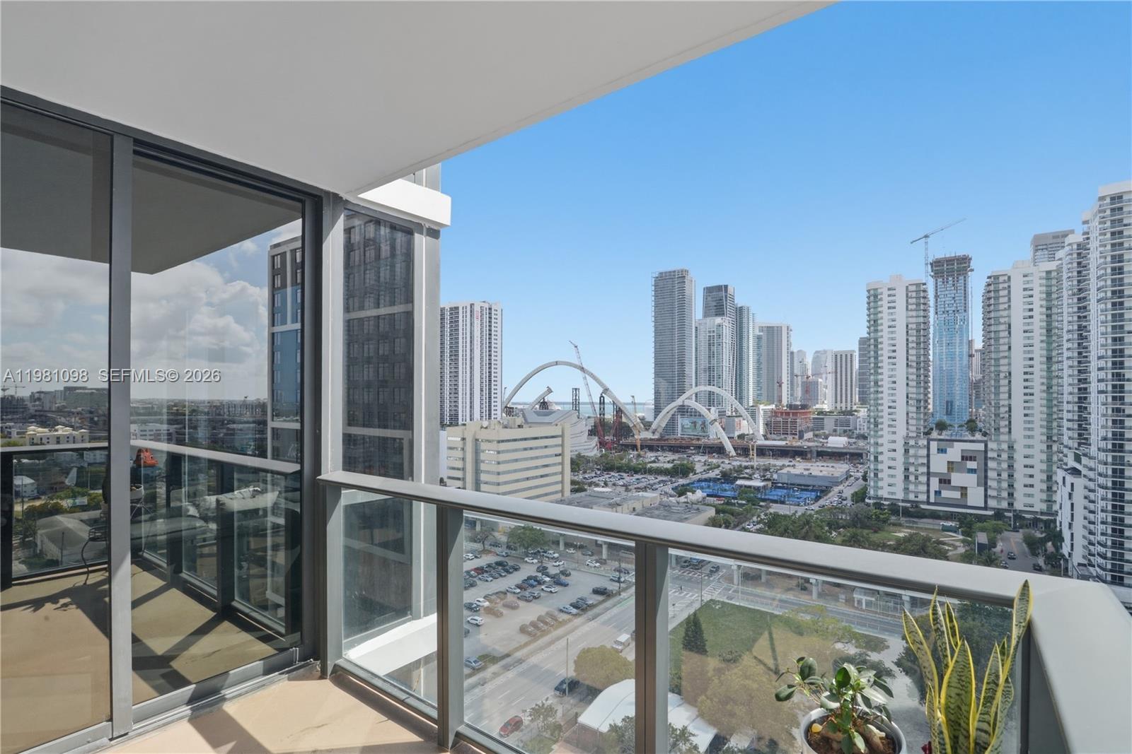 CANVAS CONDO - Residential