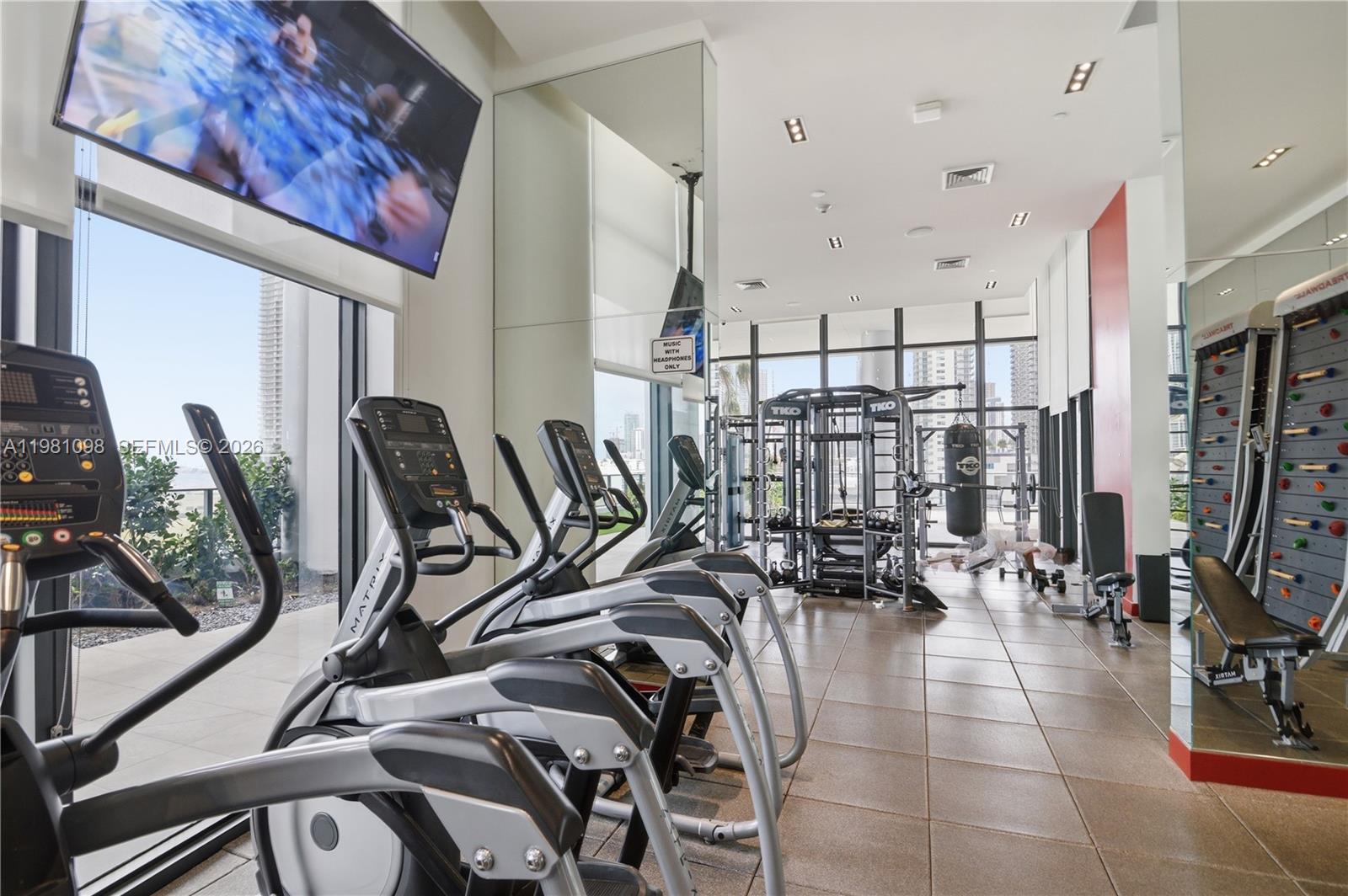 CANVAS CONDO - Residential