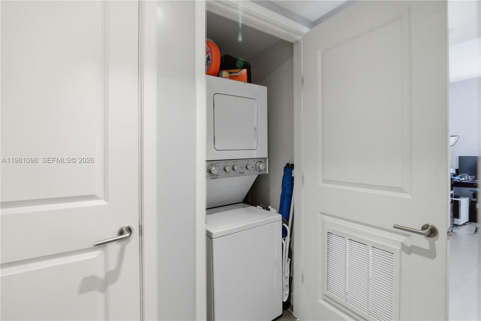 CANVAS CONDO - Residential