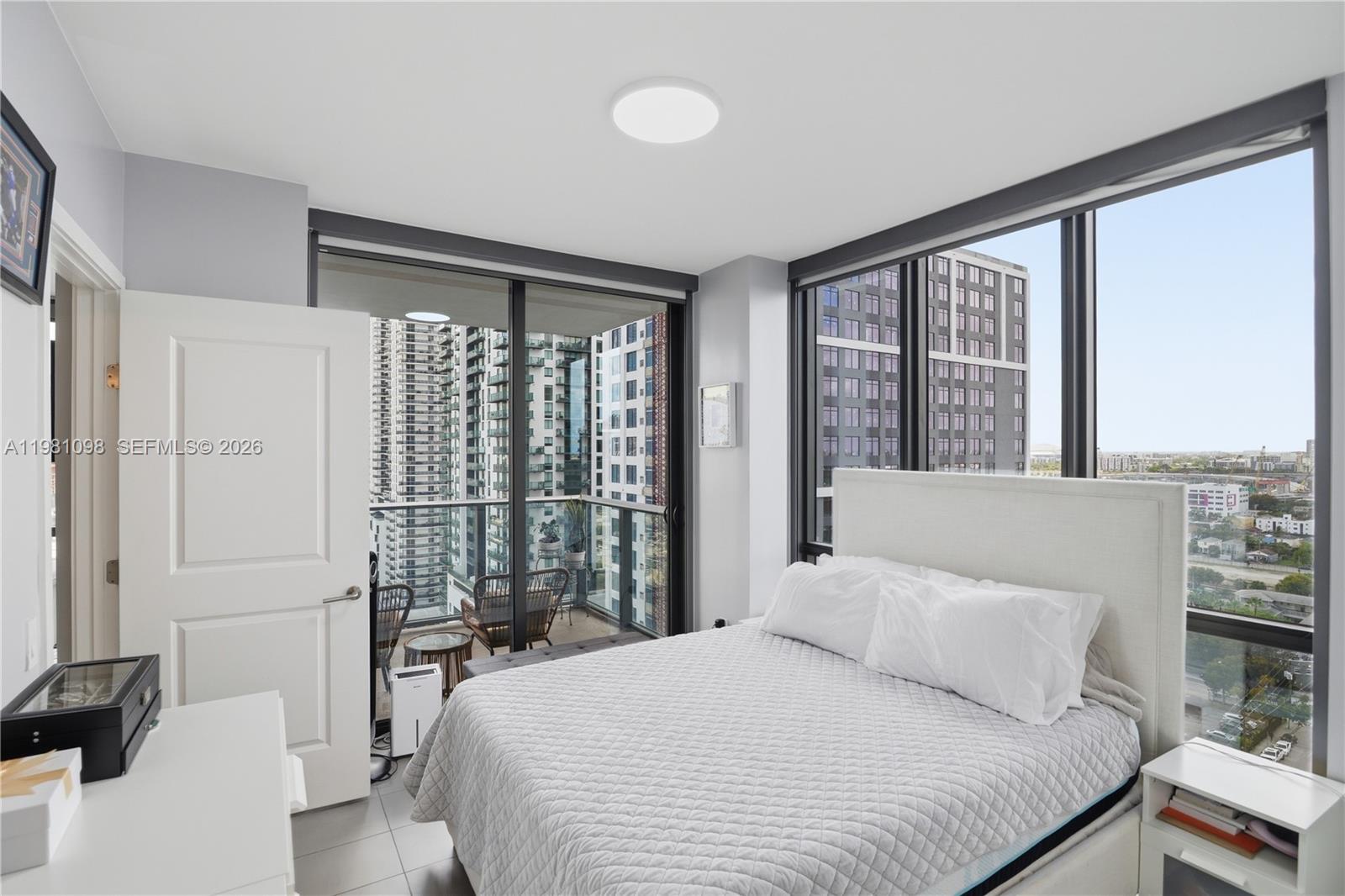 CANVAS CONDO - Residential