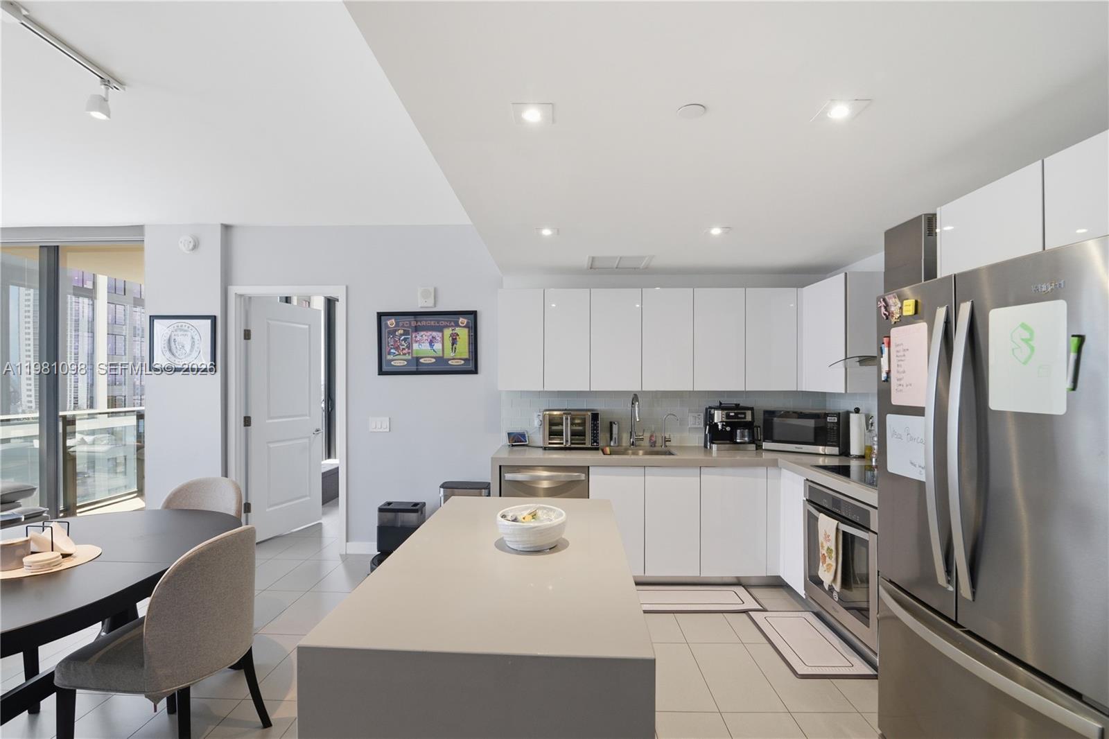 CANVAS CONDO - Residential