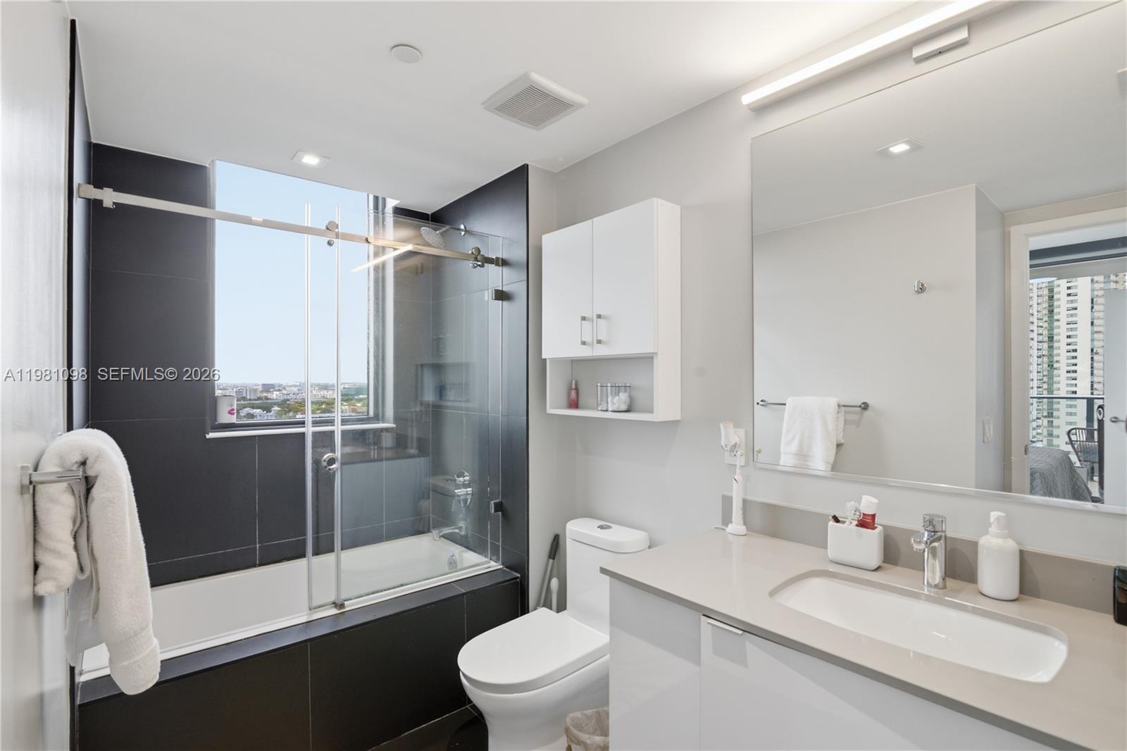 CANVAS CONDO - Residential