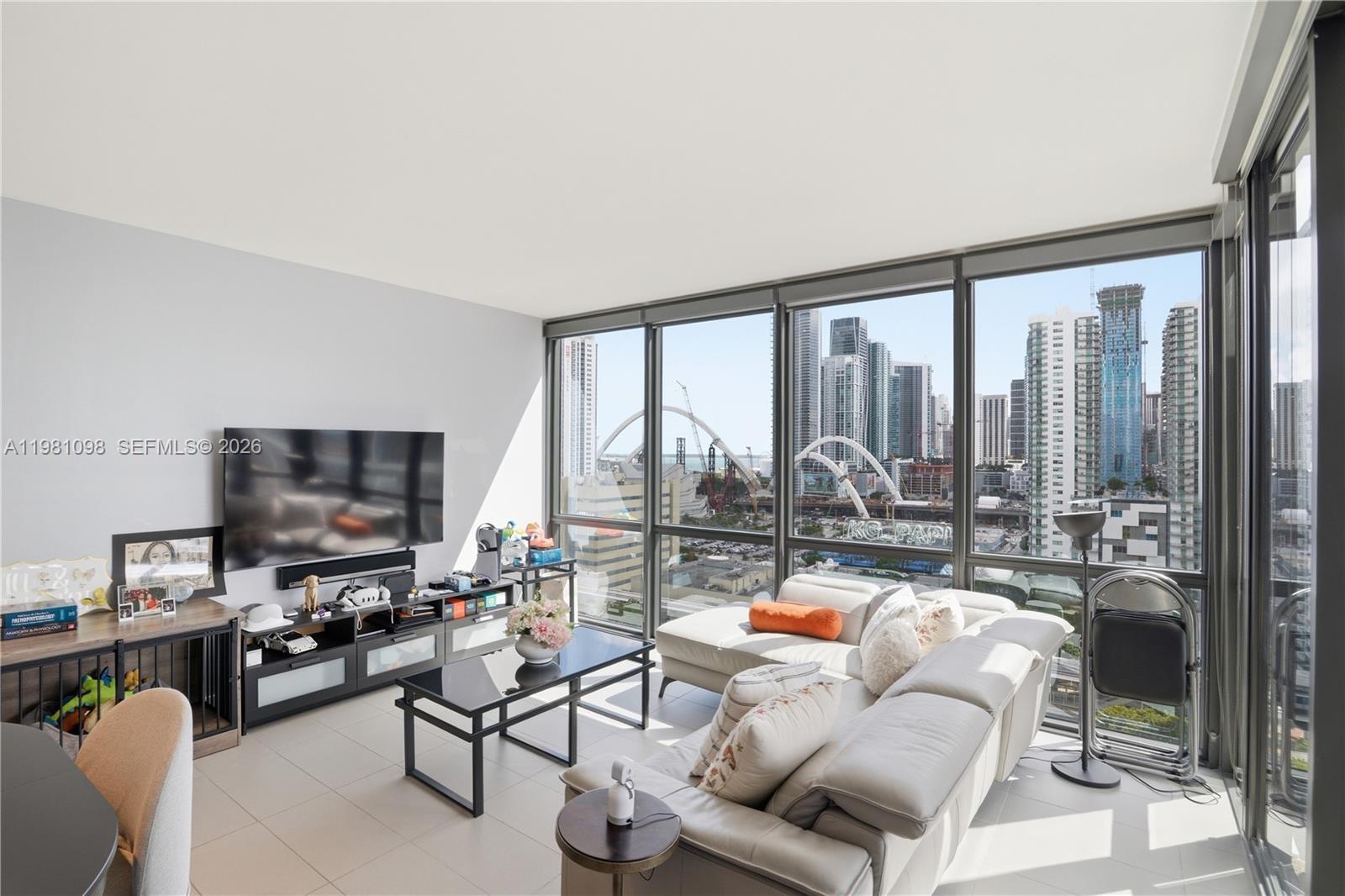 CANVAS CONDO - Residential