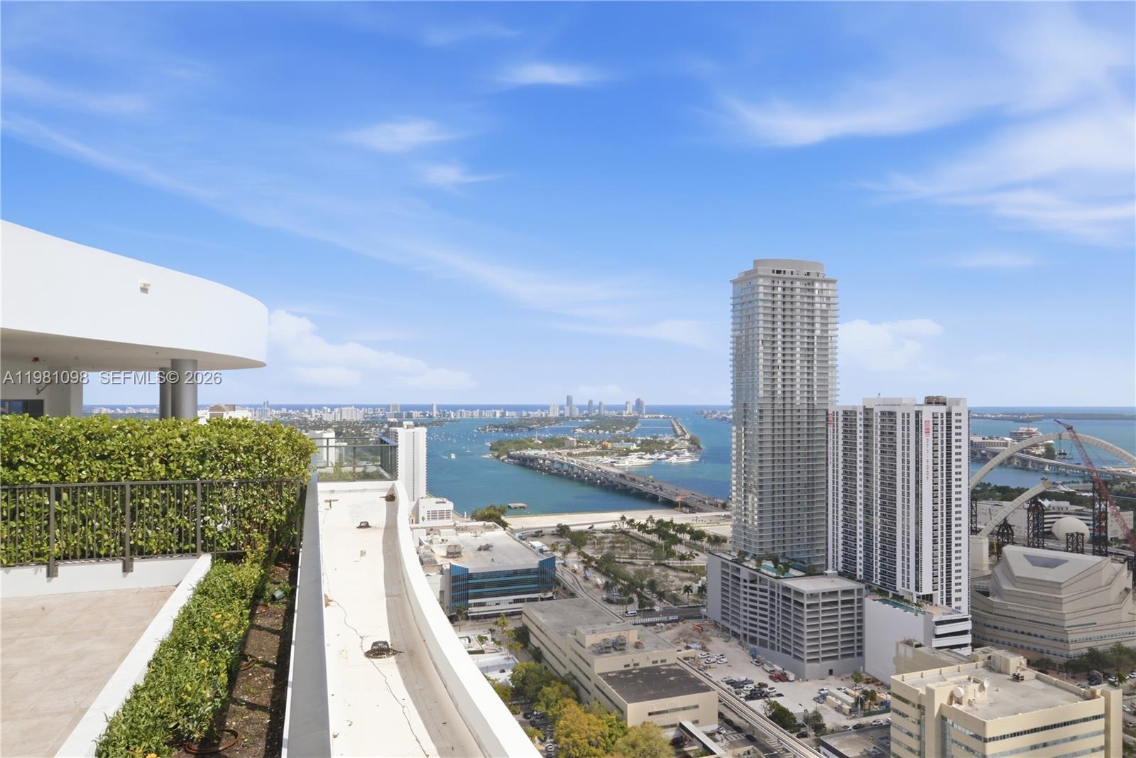 CANVAS CONDO - Residential