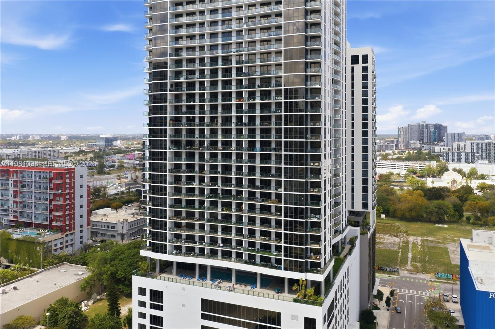 CANVAS CONDO - Residential