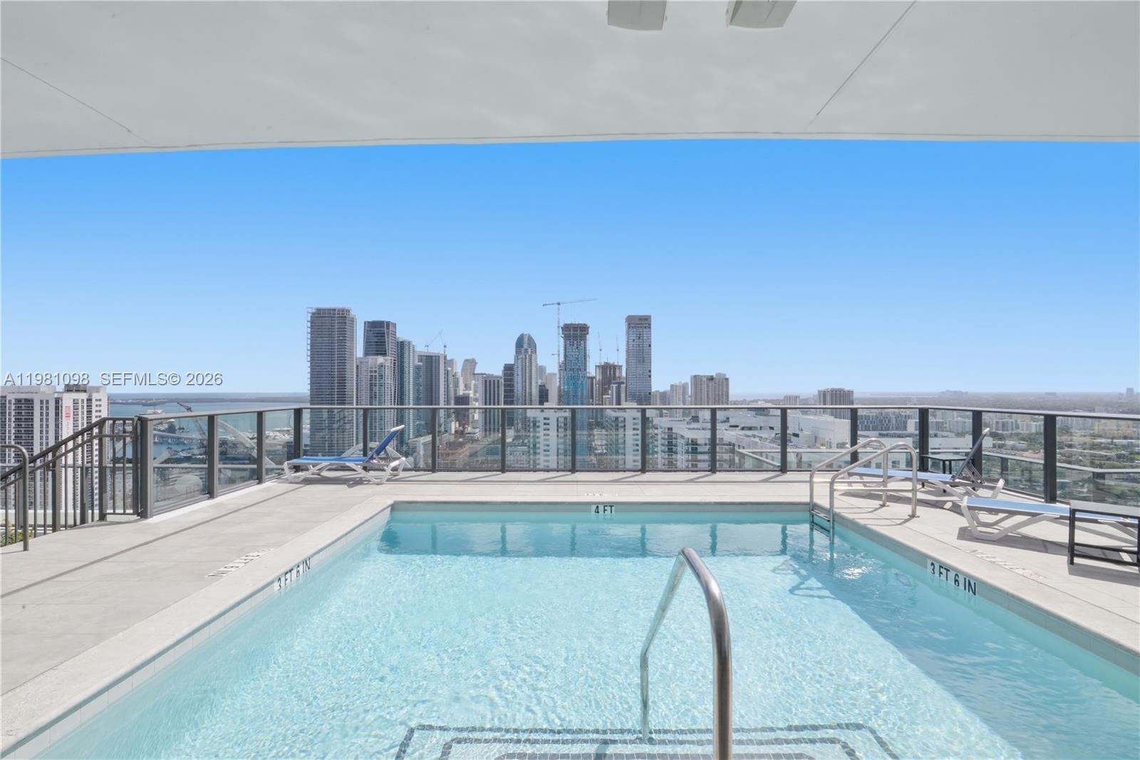 CANVAS CONDO - Residential