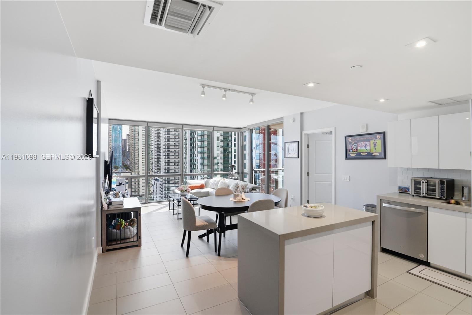 CANVAS CONDO - Residential