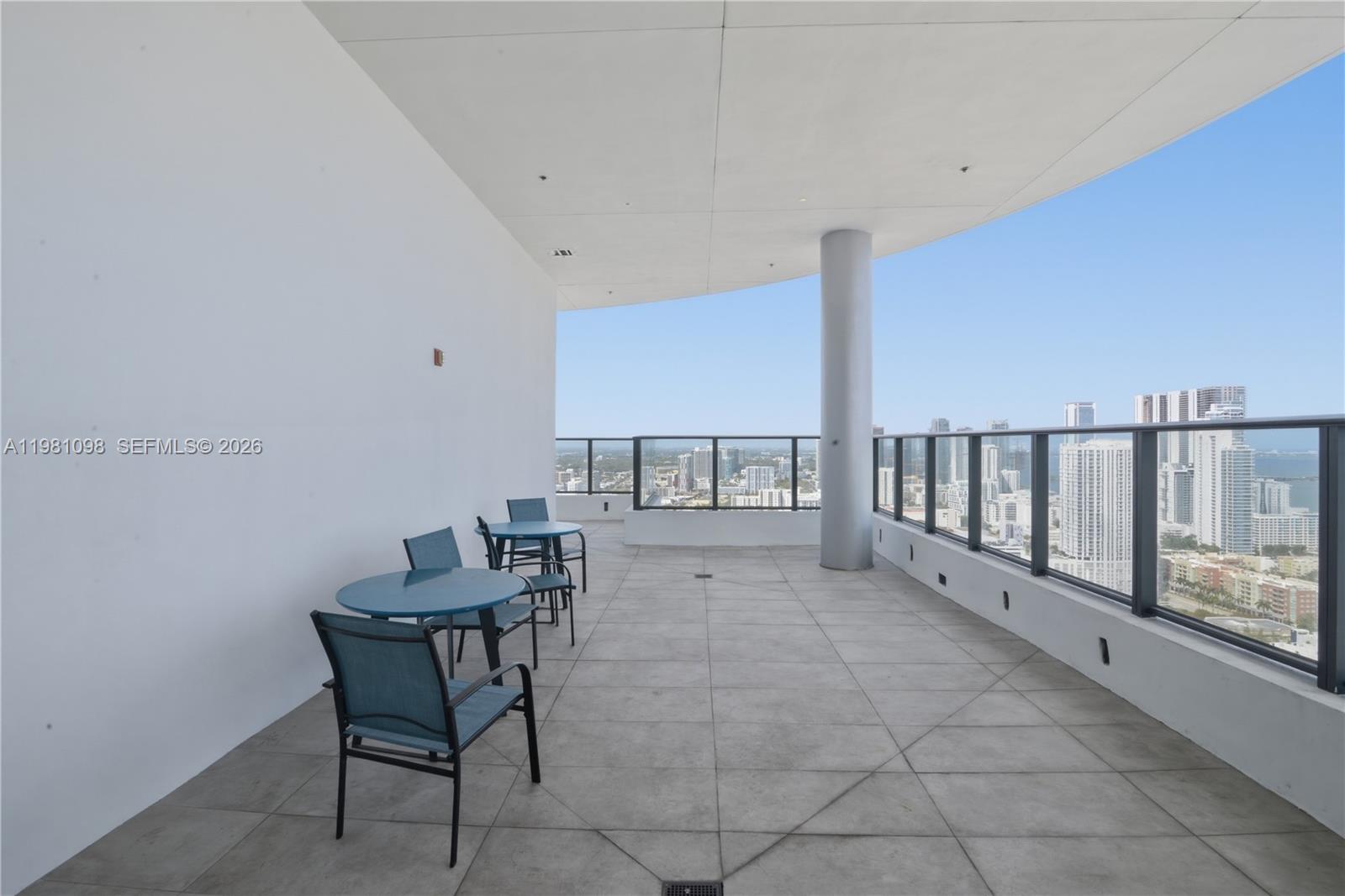 CANVAS CONDO - Residential