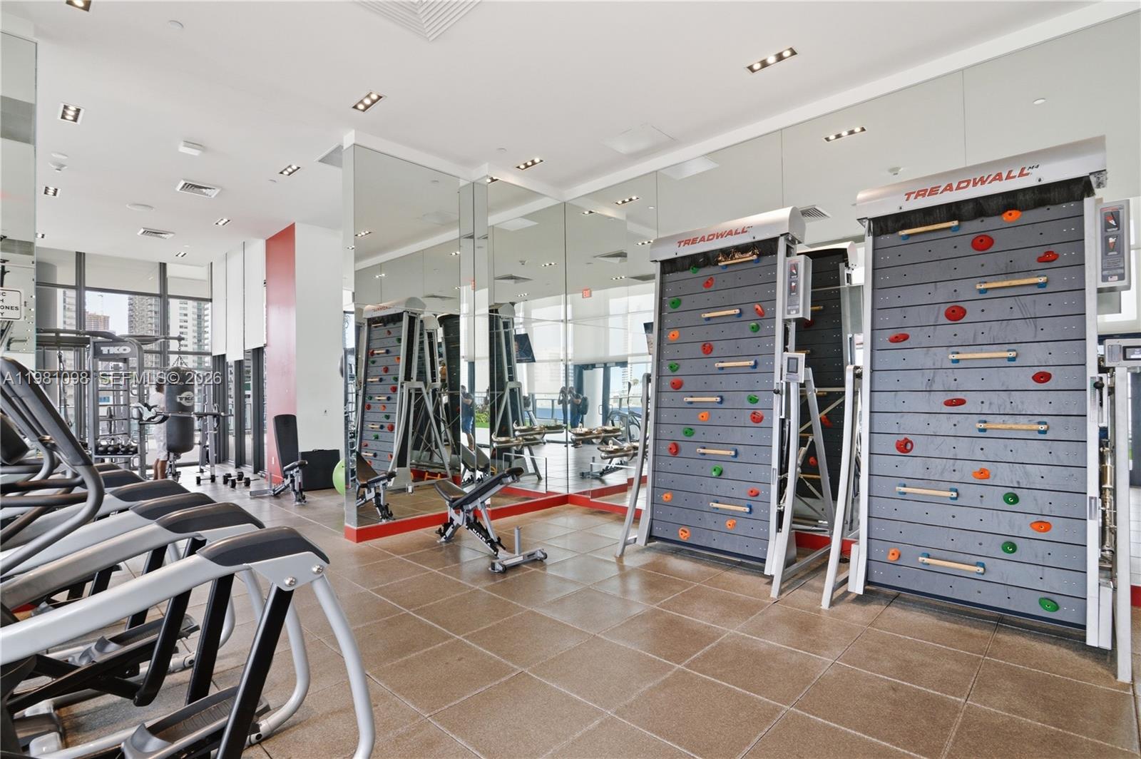 CANVAS CONDO - Residential