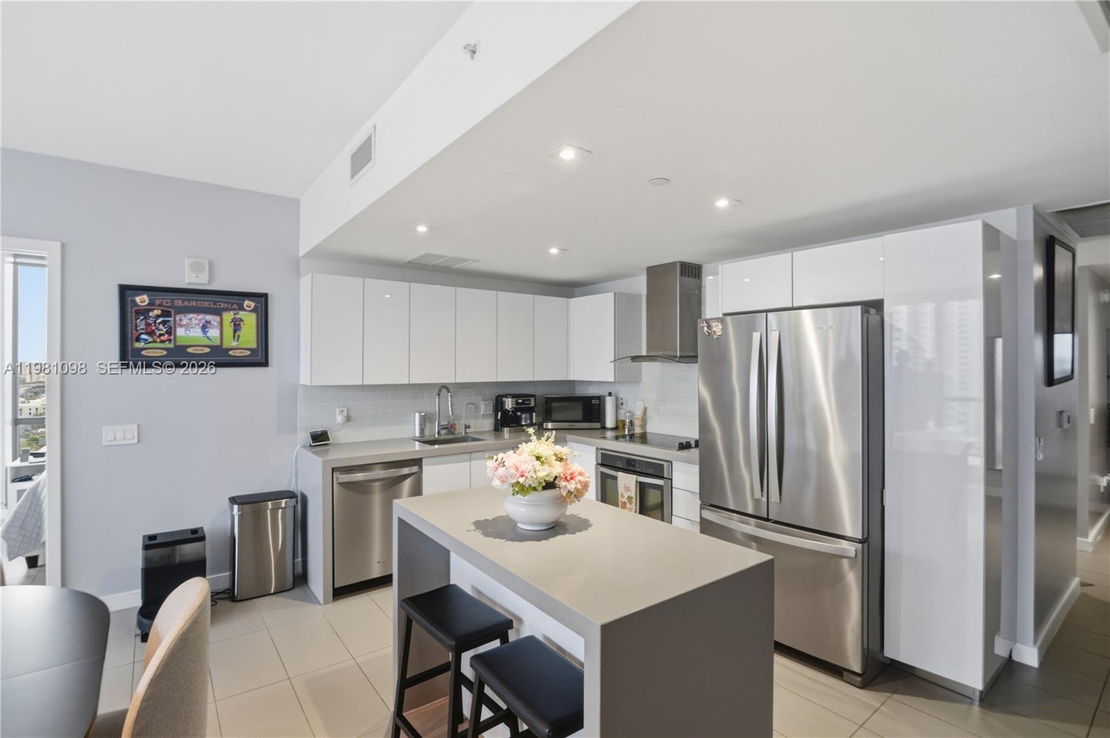 CANVAS CONDO - Residential