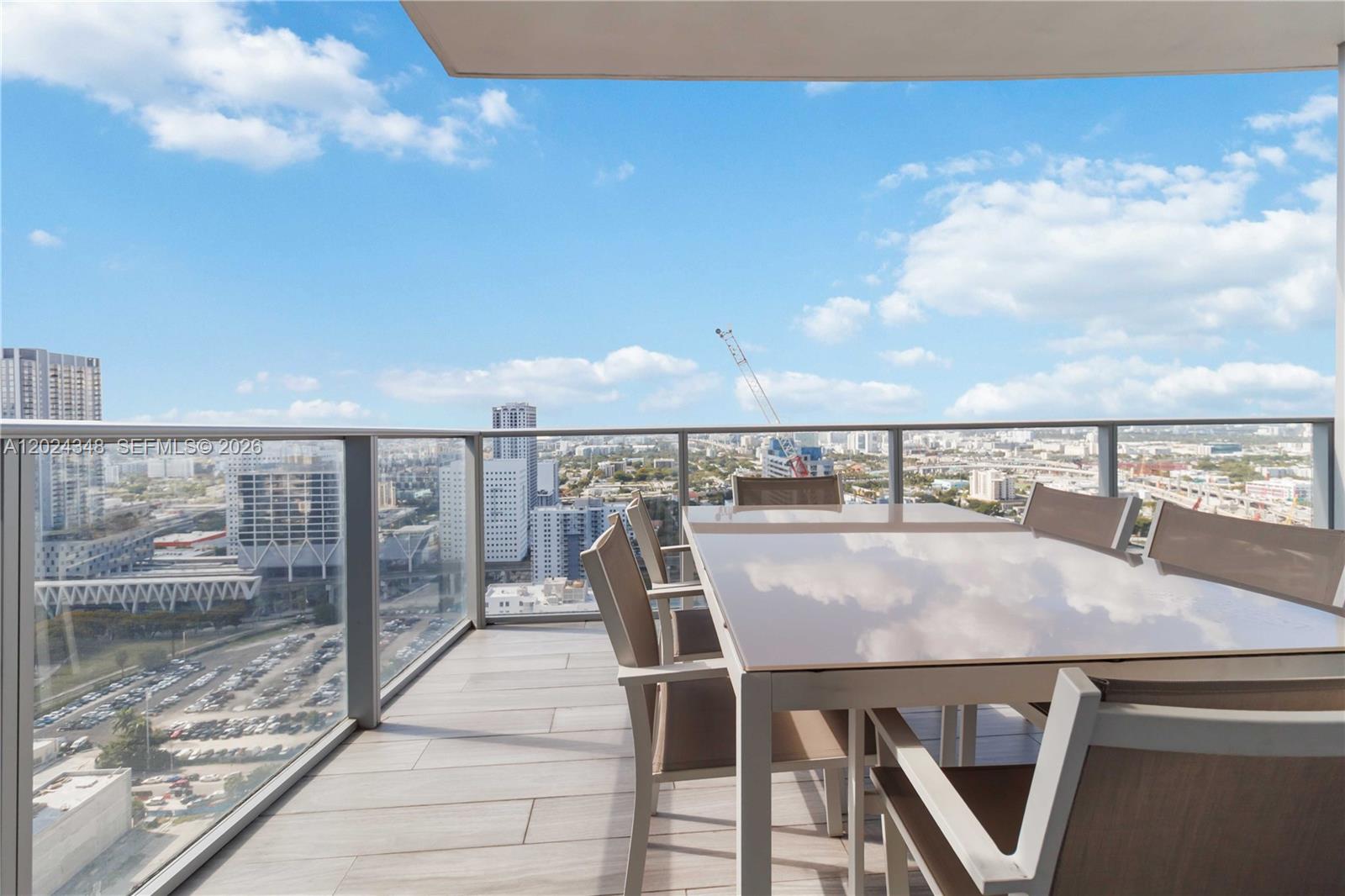 PARAMOUNT MIAMI WORLDCENT - Residential