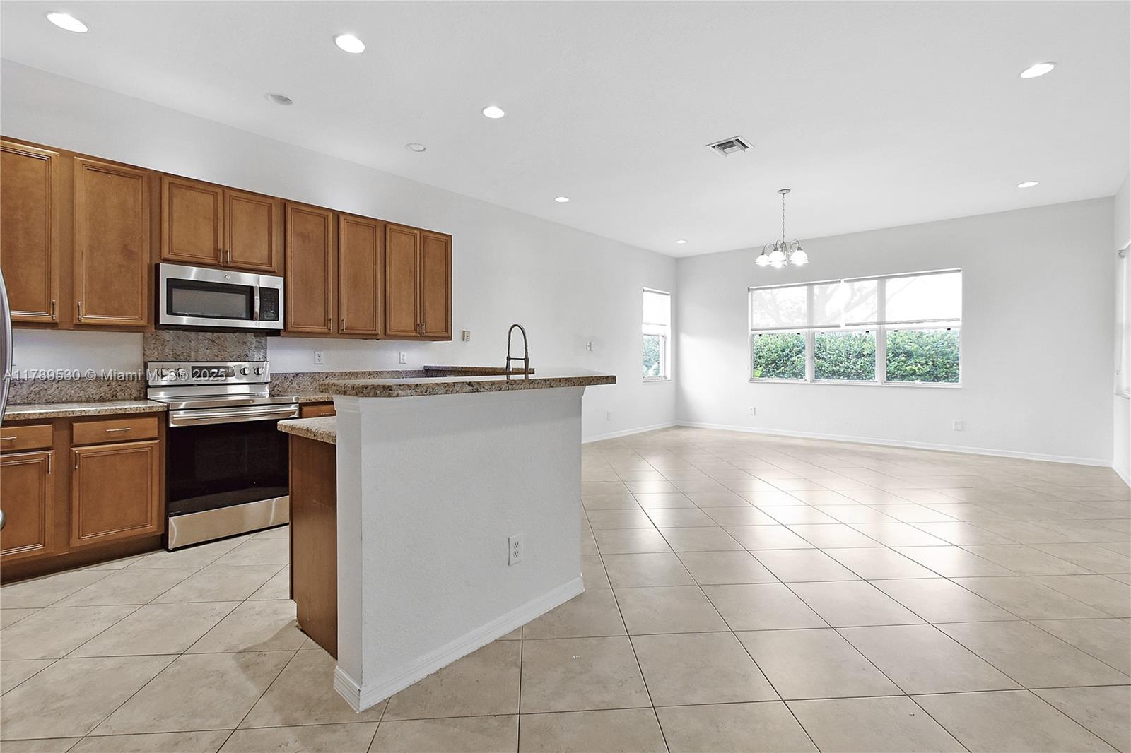 4339 W Whitewater Ave -
