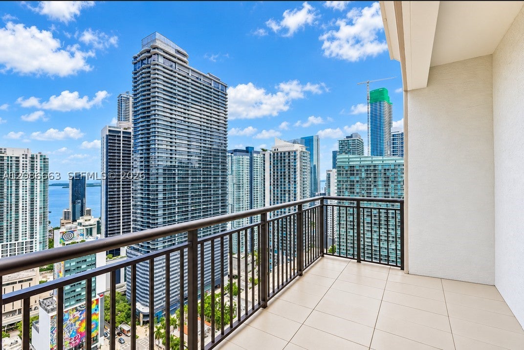 999 SW 1st Ave