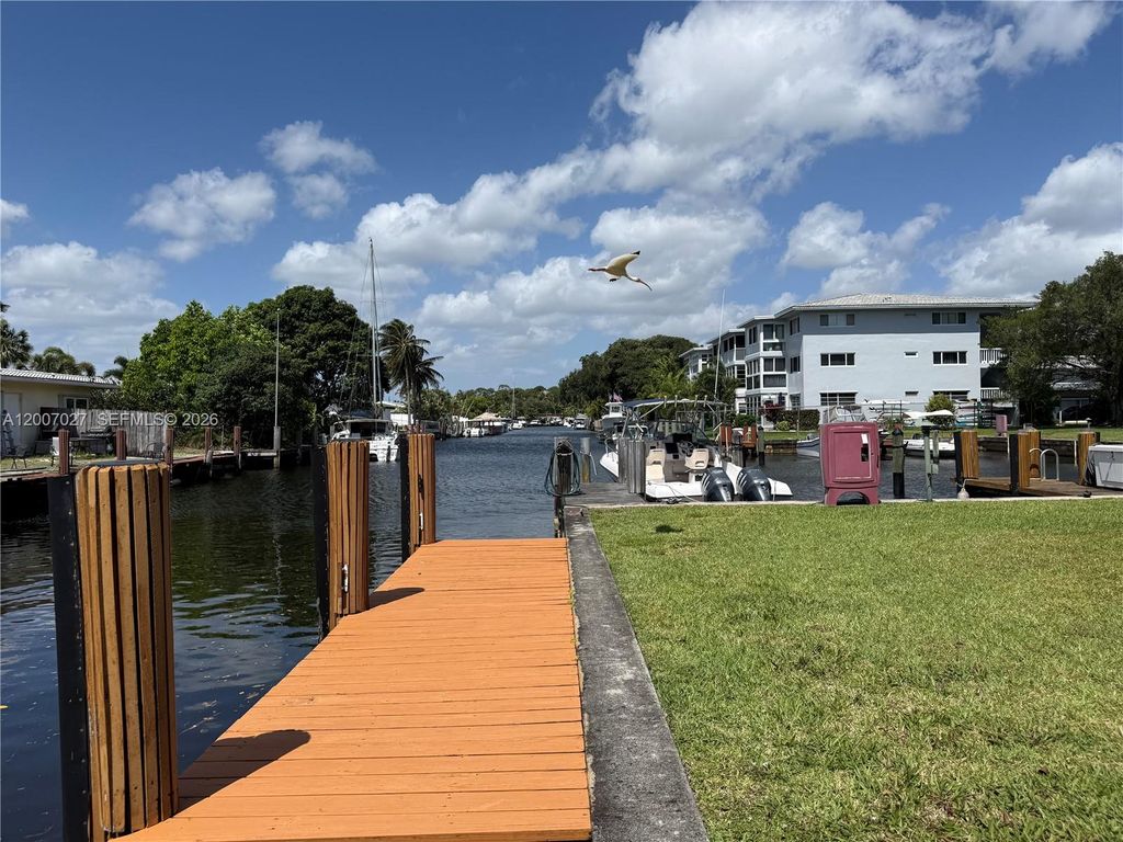 Photo of 900 SW 12th St #108, Fort Lauderdale, FL 33315 (MLS # A12007027)