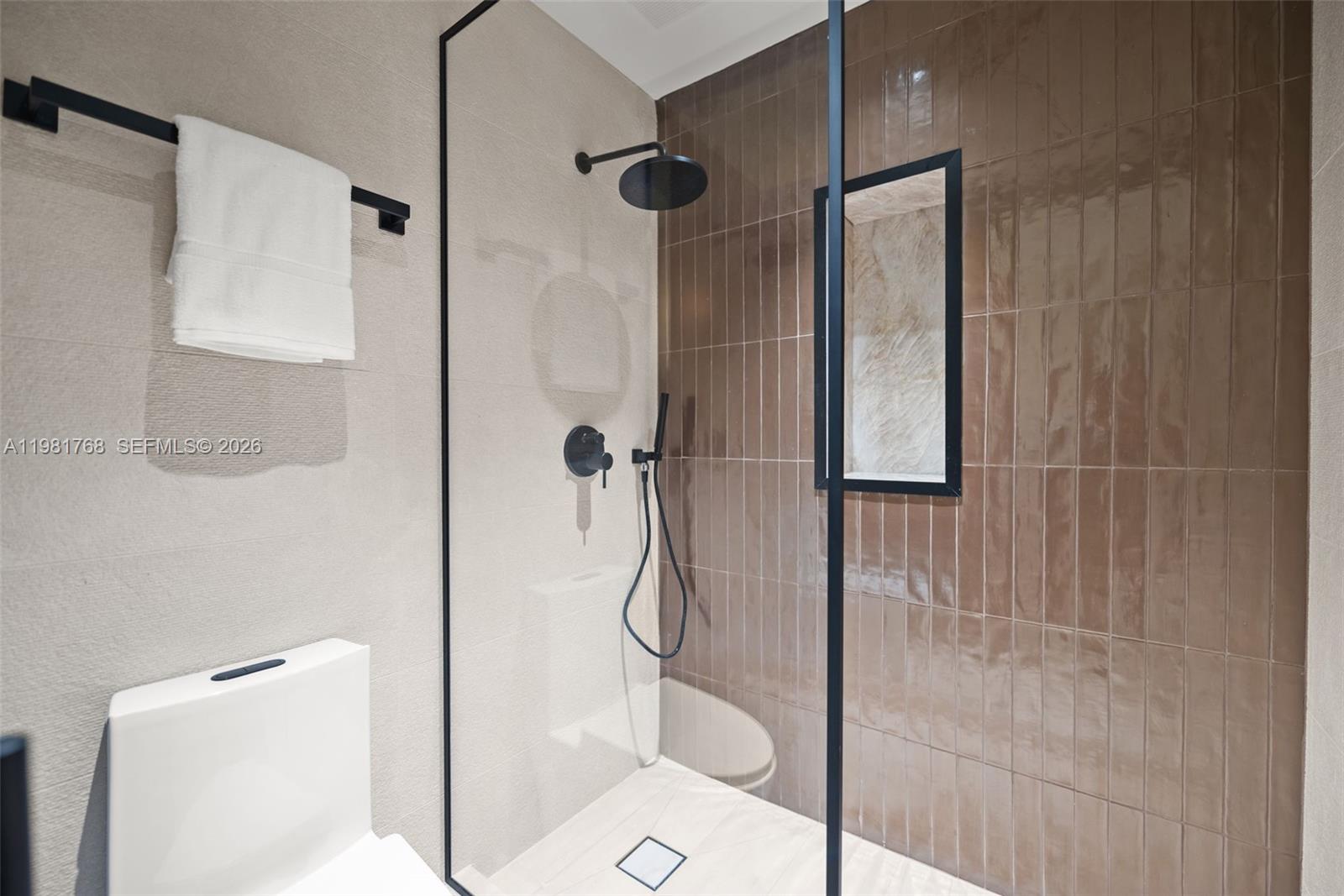 ELBARODA GROVE - Residential