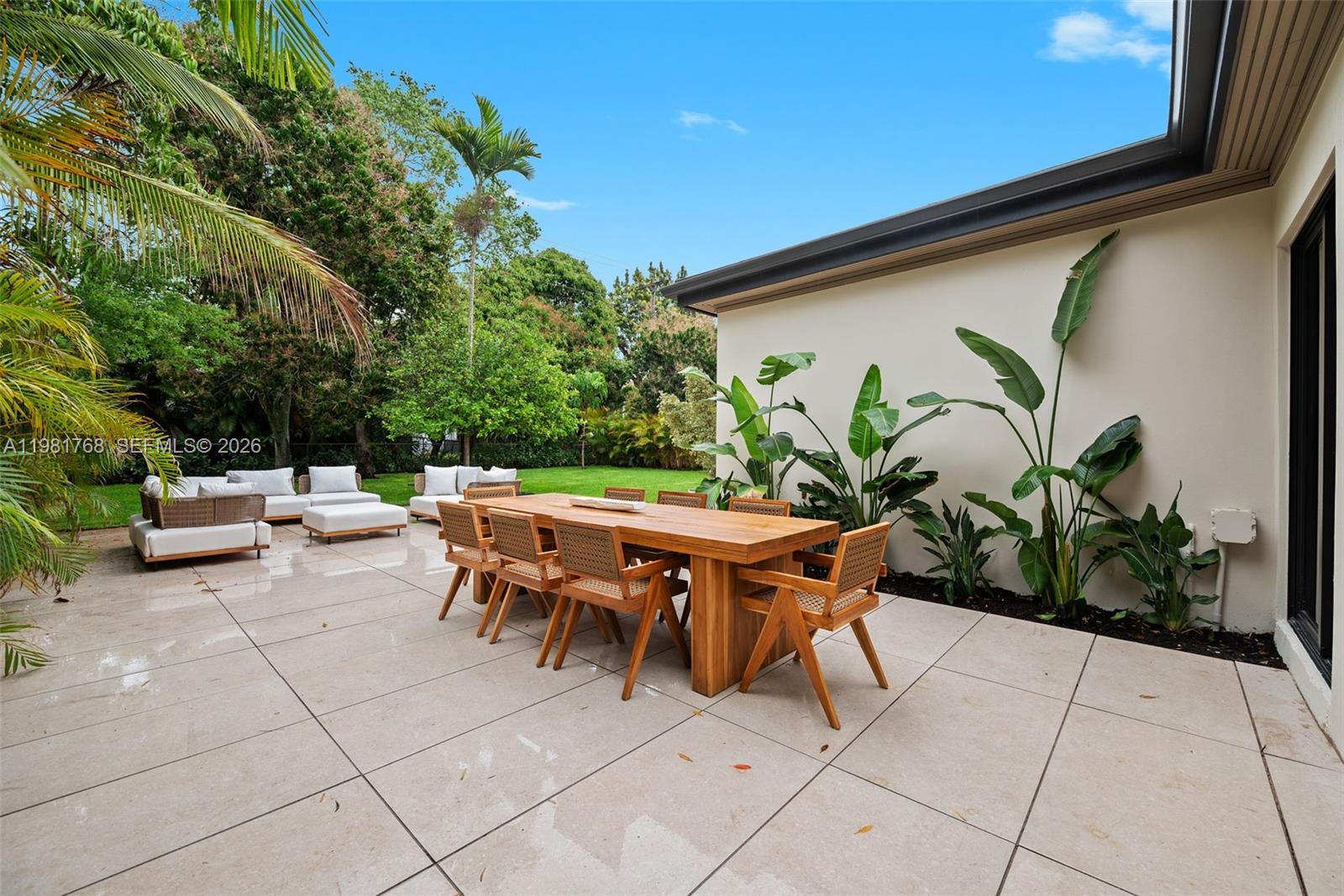 ELBARODA GROVE - Residential