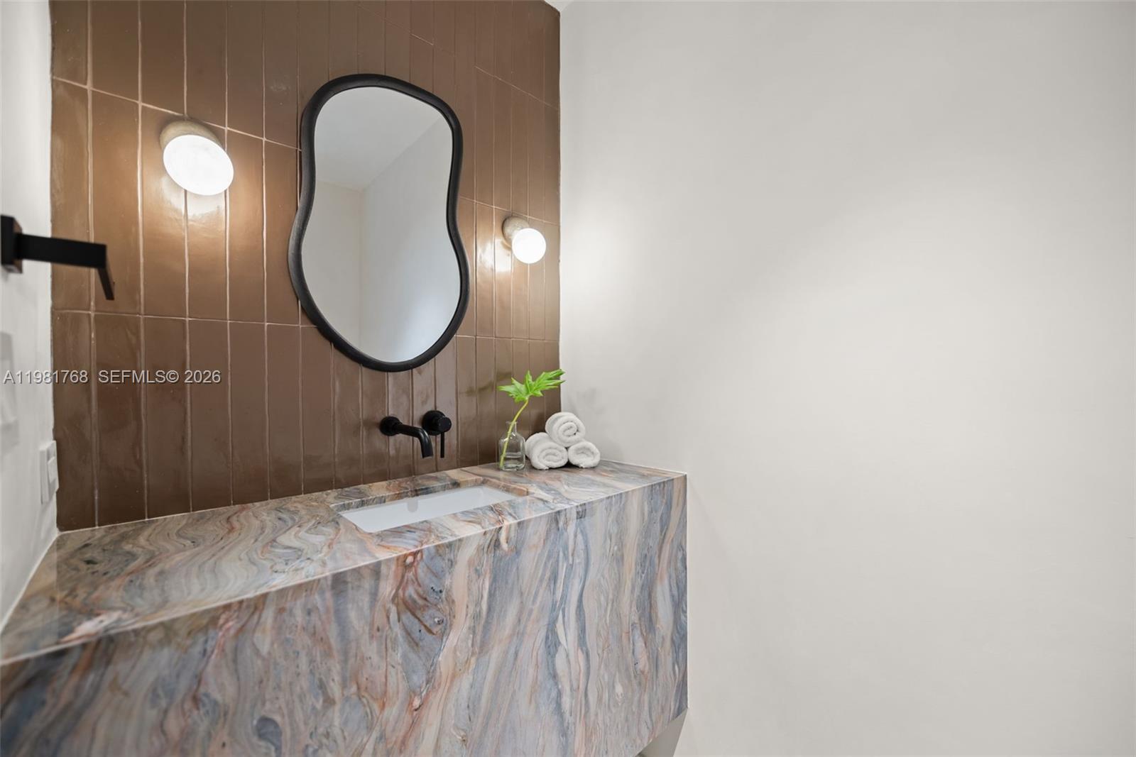 ELBARODA GROVE - Residential