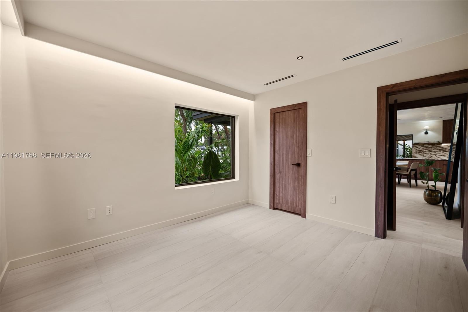 ELBARODA GROVE - Residential