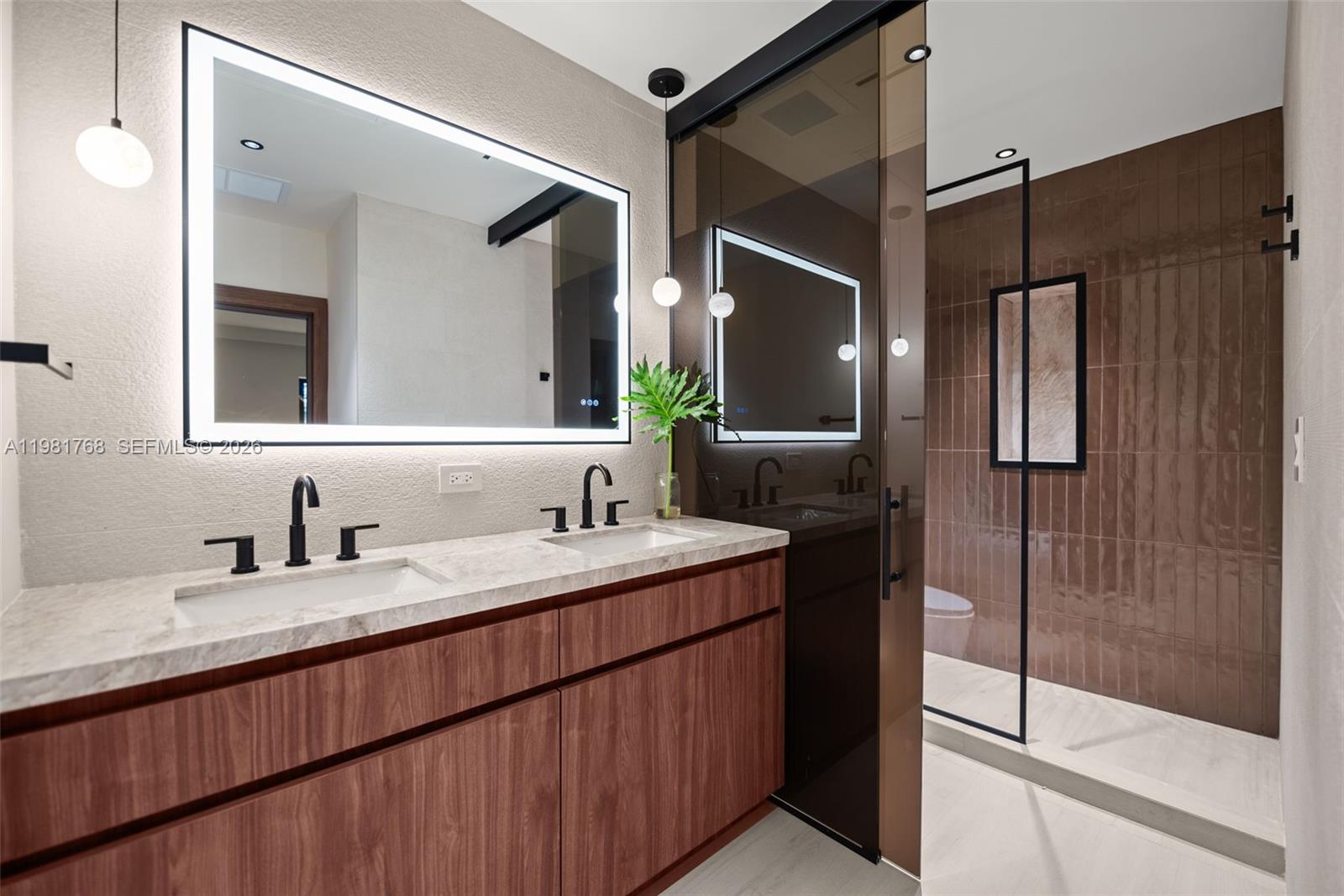 ELBARODA GROVE - Residential