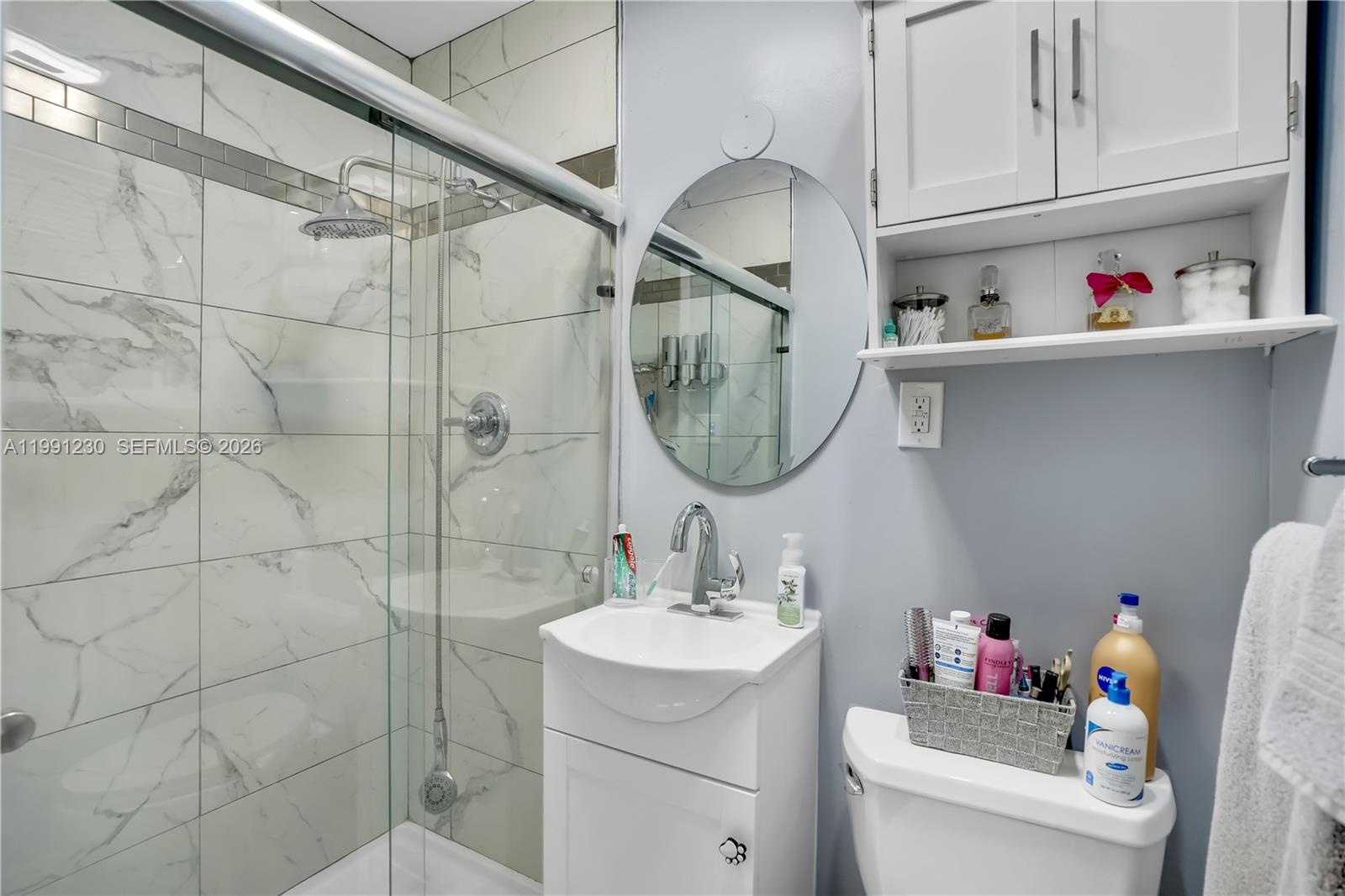 HOLLYWOOD LITTLE RANCHES - Residential